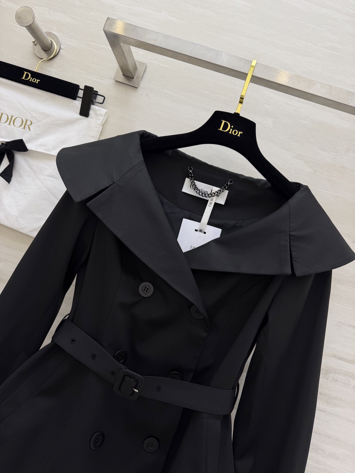 #Dio♡²⁶短款风衣｜小个子天菜版型✨大翻领+收腰腰带，一秒掐出腰线卡其色温柔复古，黑色酷飒干练通勤/