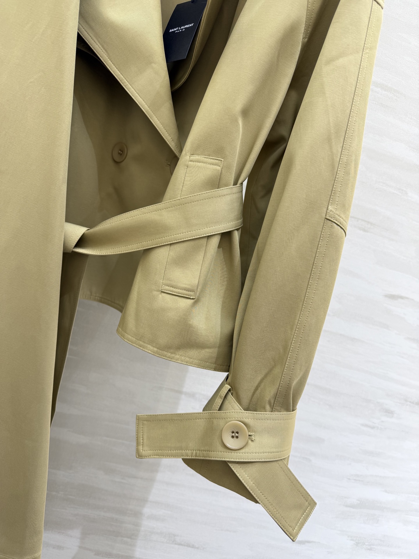 #ysl²⁶新款 极简高级感天花板 风衣套装裙 经典双排扣+大翻领设计 自带气场又不失温柔 高腰半裙藏肉