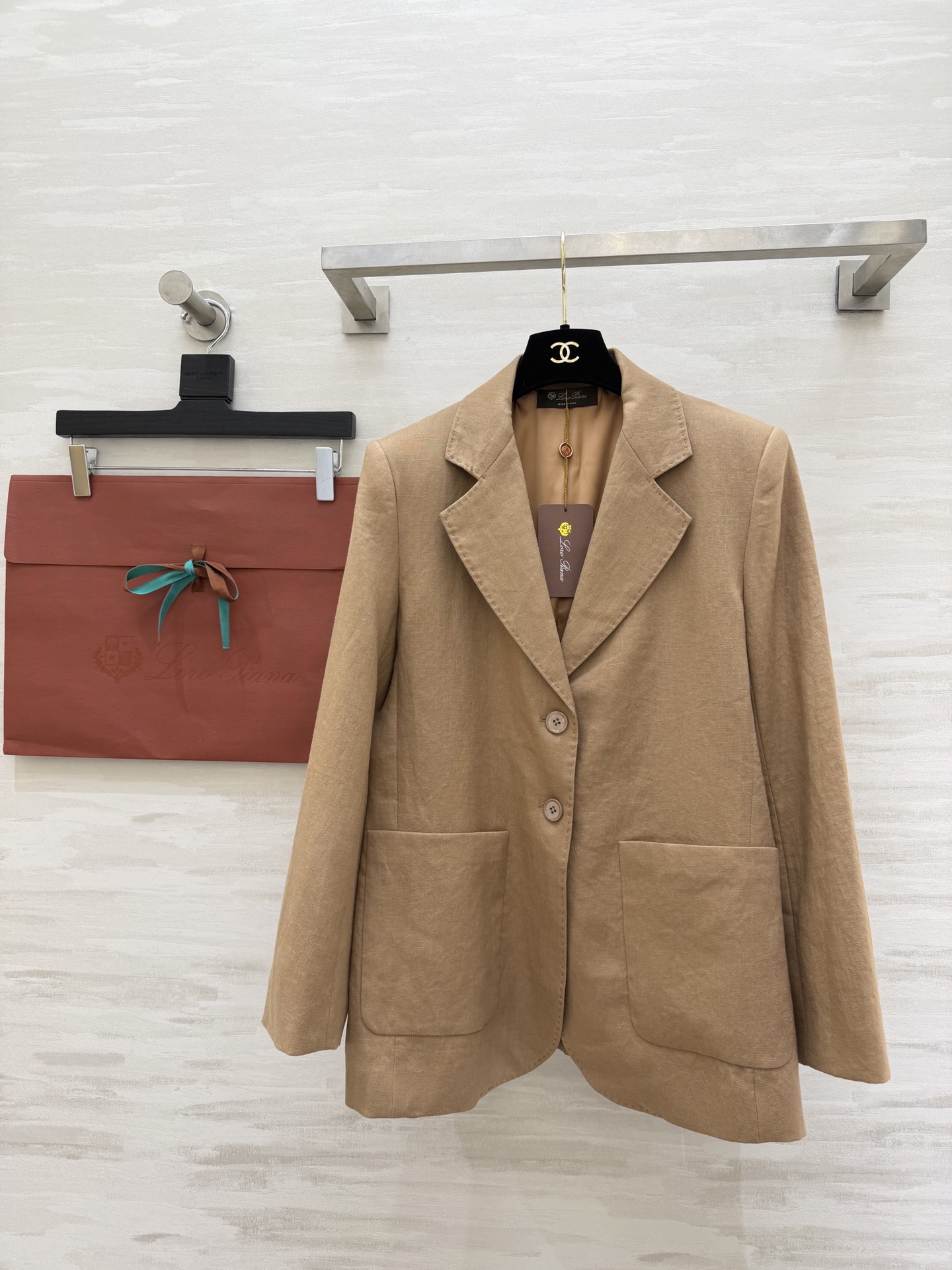 Loro Piana²⁶ 亚麻西装✨白/驼双色可选 天然亚麻肌理 透气又垂顺 利落剪裁+大口袋设计 松弛