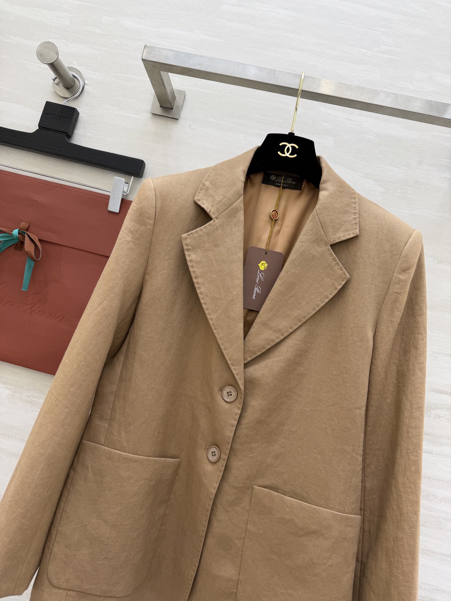 Loro Piana²⁶ 亚麻西装✨白/驼双色可选 天然亚麻肌理 透气又垂顺 利落剪裁+大口袋设计 松弛