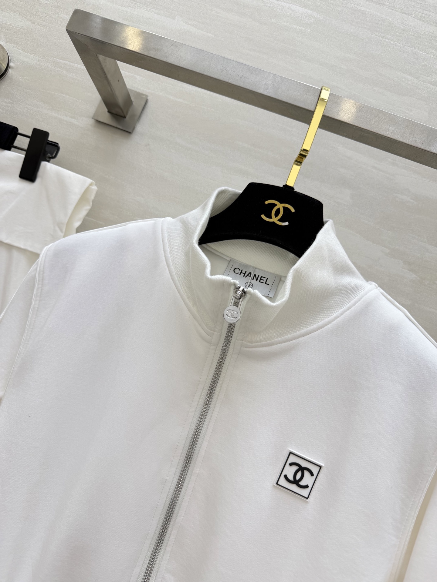 #Chane♡²⁶小立领收腰外套 太戳我了✨立领设计 腰部荷叶边收腰甜酷感拉满 上身显瘦又灵动双C小标低