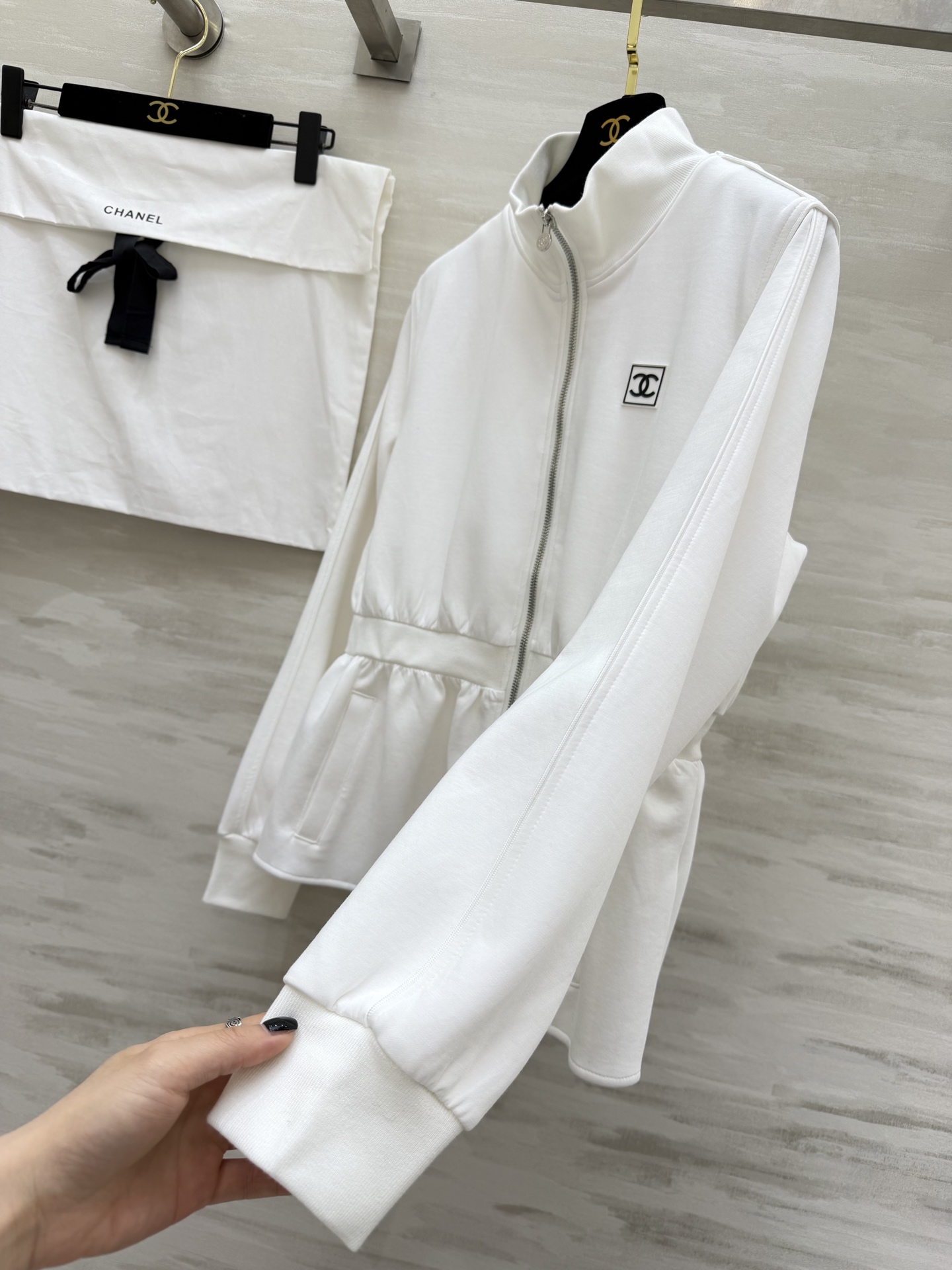 #Chane♡²⁶小立领收腰外套 太戳我了✨立领设计 腰部荷叶边收腰甜酷感拉满 上身显瘦又灵动双C小标低