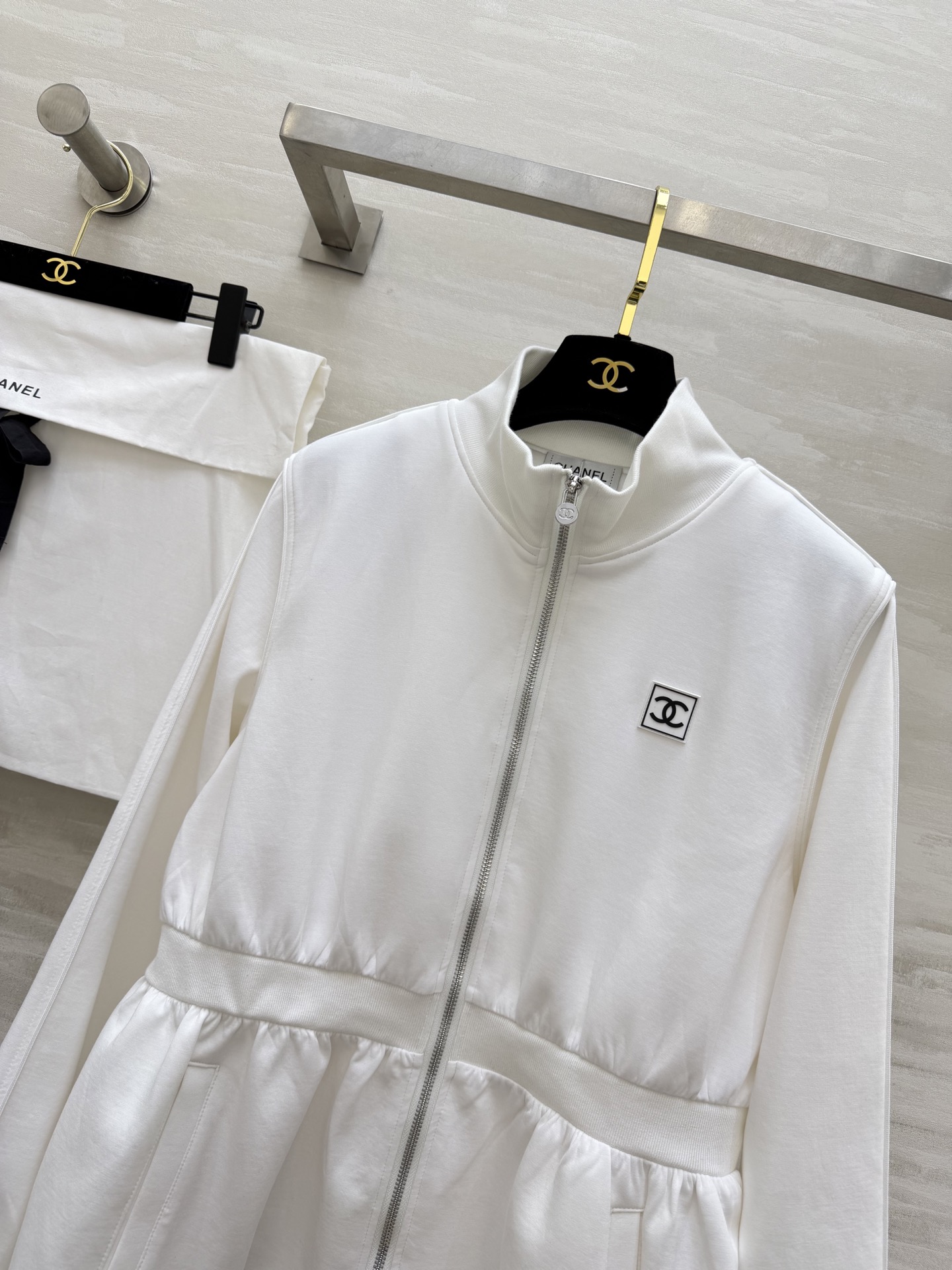 #Chane♡²⁶小立领收腰外套 太戳我了✨立领设计 腰部荷叶边收腰甜酷感拉满 上身显瘦又灵动双C小标低