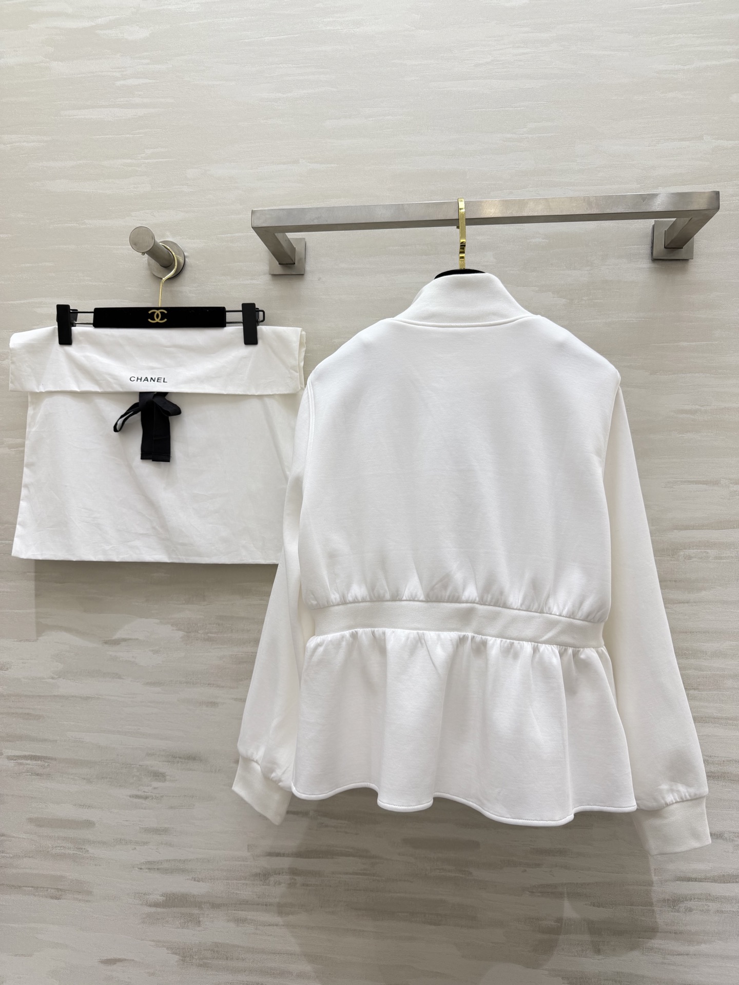 #Chane♡²⁶小立领收腰外套 太戳我了✨立领设计 腰部荷叶边收腰甜酷感拉满 上身显瘦又灵动双C小标低