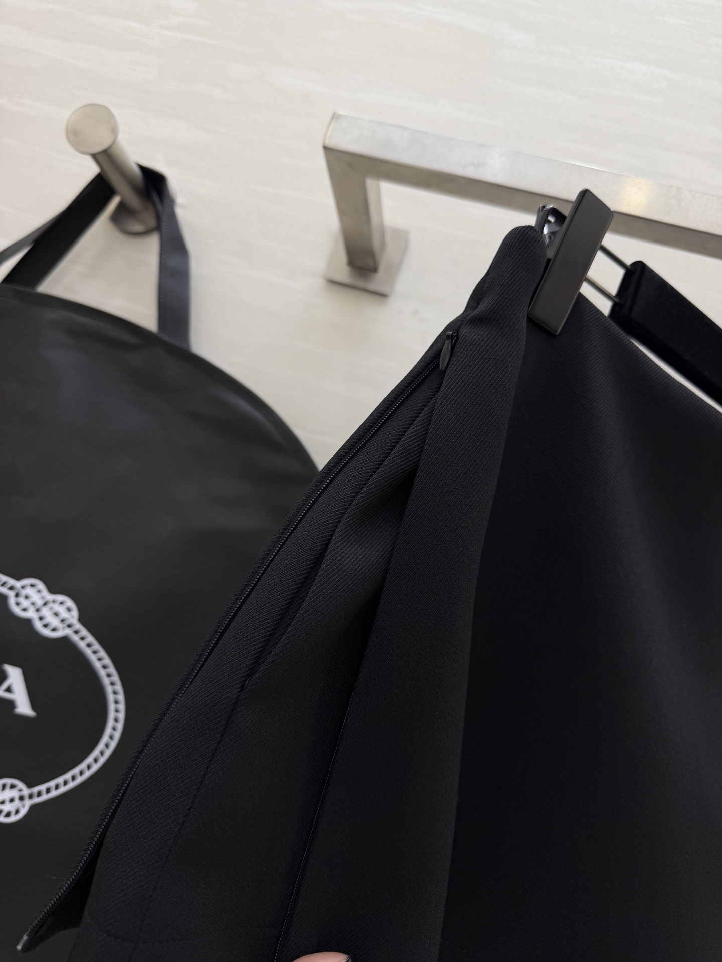 #Prad♡新款裤裙 俏皮时髦 内里防走光安全裤设计 立体剪裁版型 高品质定制 现货首发size：S/M