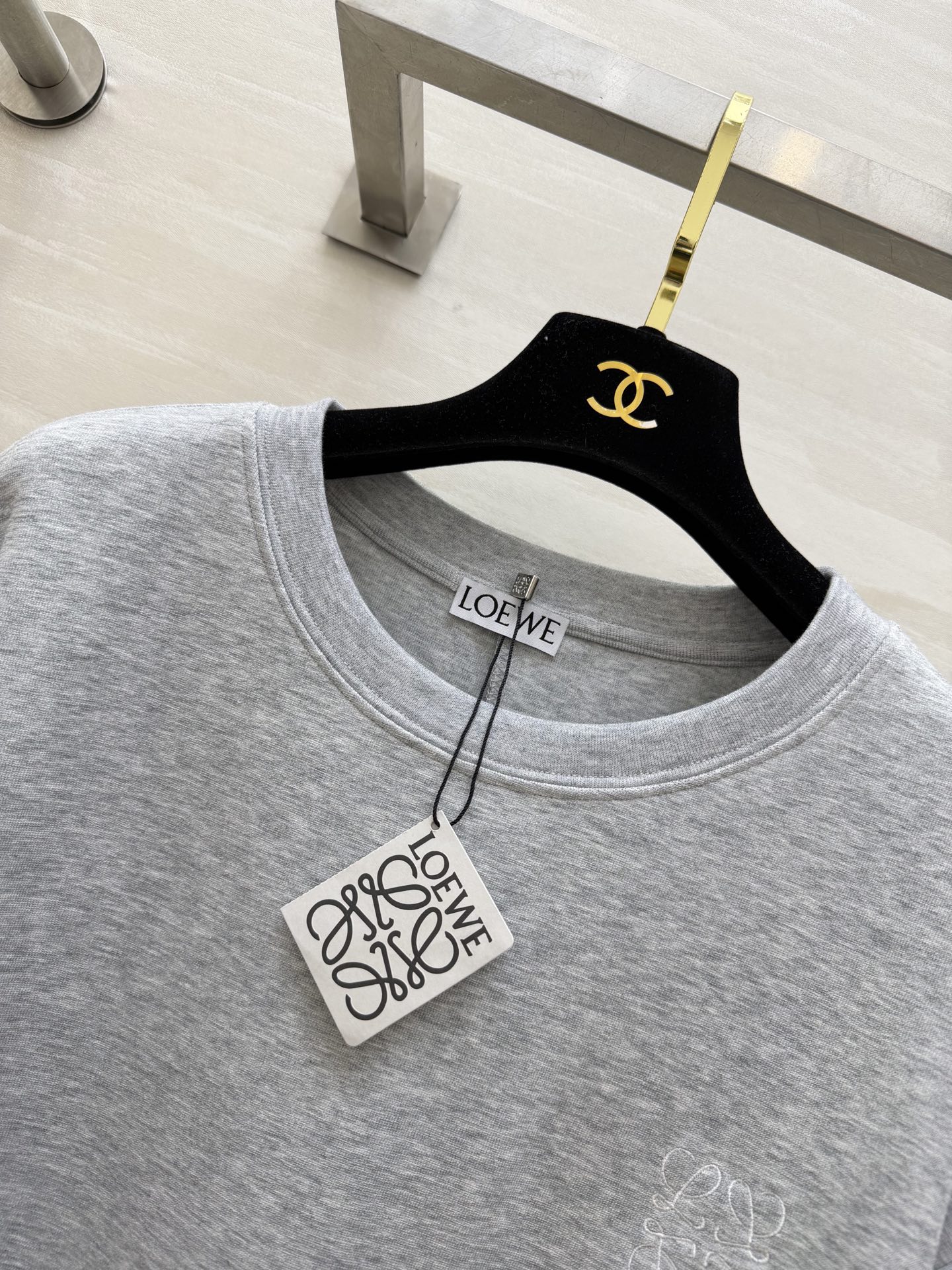 #Loew♡²⁶极简高级风 休闲套装 宽松T恤+阔腿裤 舒适感与氛围感双在线 刺绣🪡logo低调显贵 T