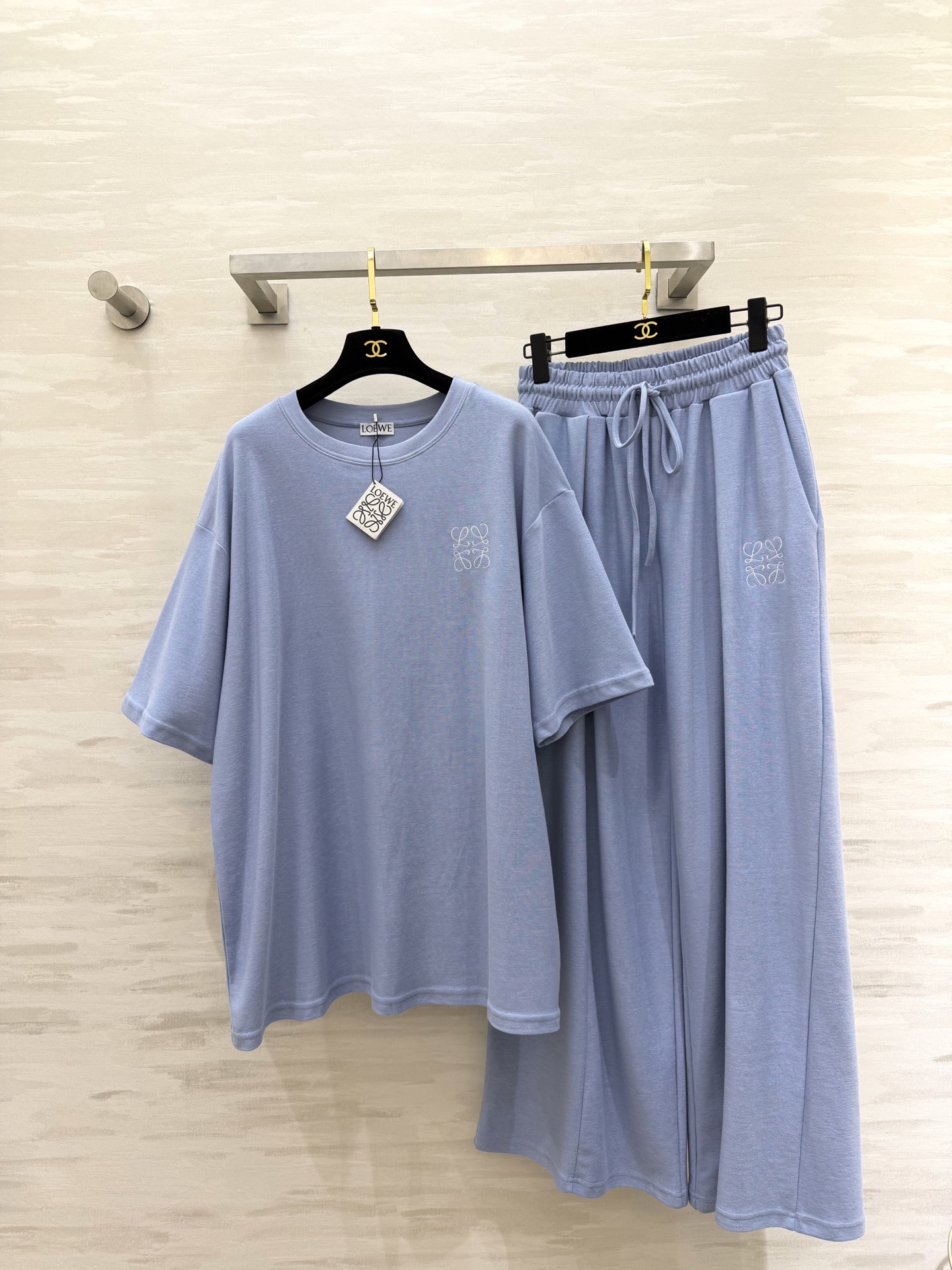 #Loew♡²⁶极简高级风 休闲套装 宽松T恤+阔腿裤 舒适感与氛围感双在线 刺绣🪡logo低调显贵 T