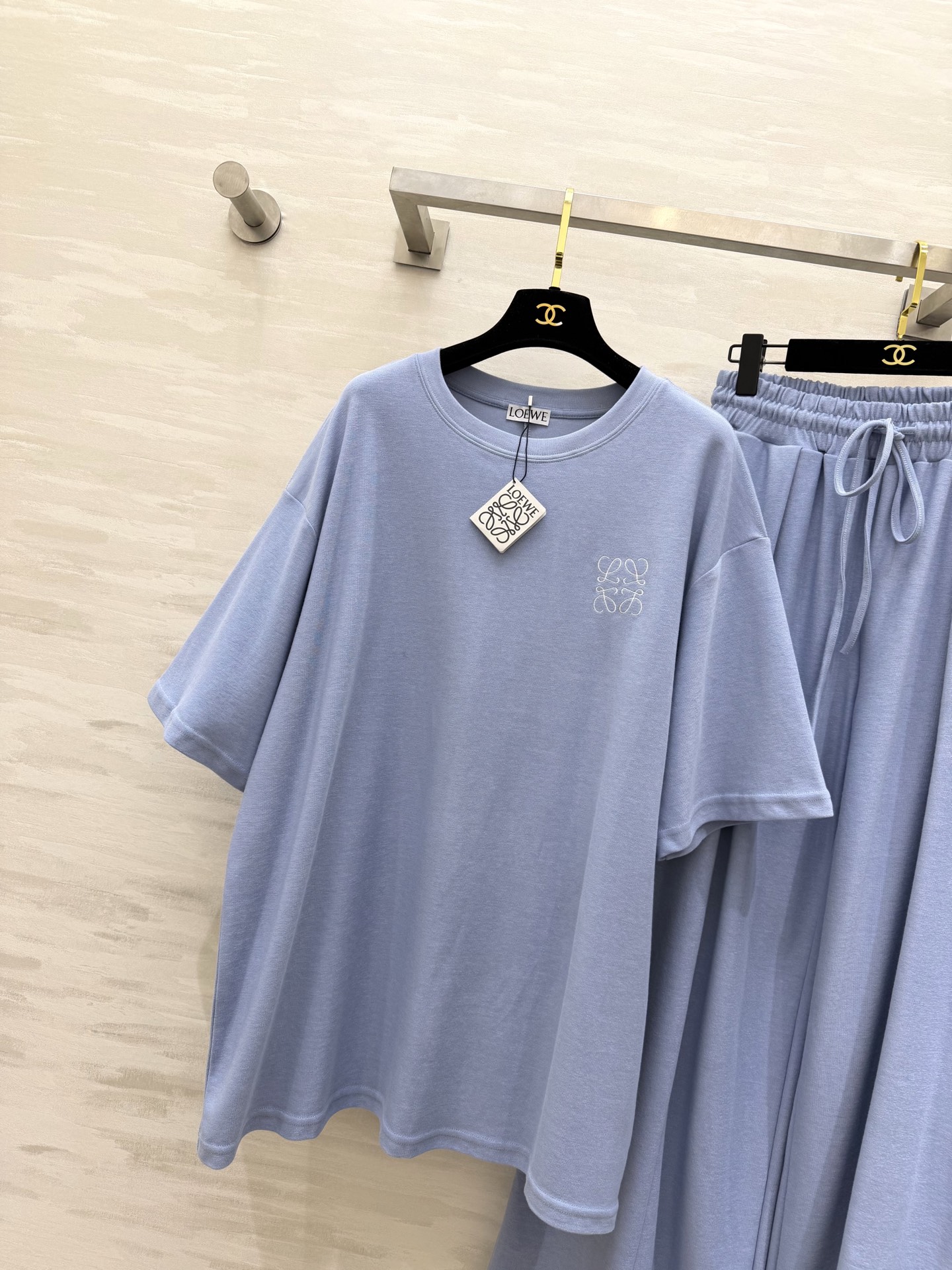 #Loew♡²⁶极简高级风 休闲套装 宽松T恤+阔腿裤 舒适感与氛围感双在线 刺绣🪡logo低调显贵 T