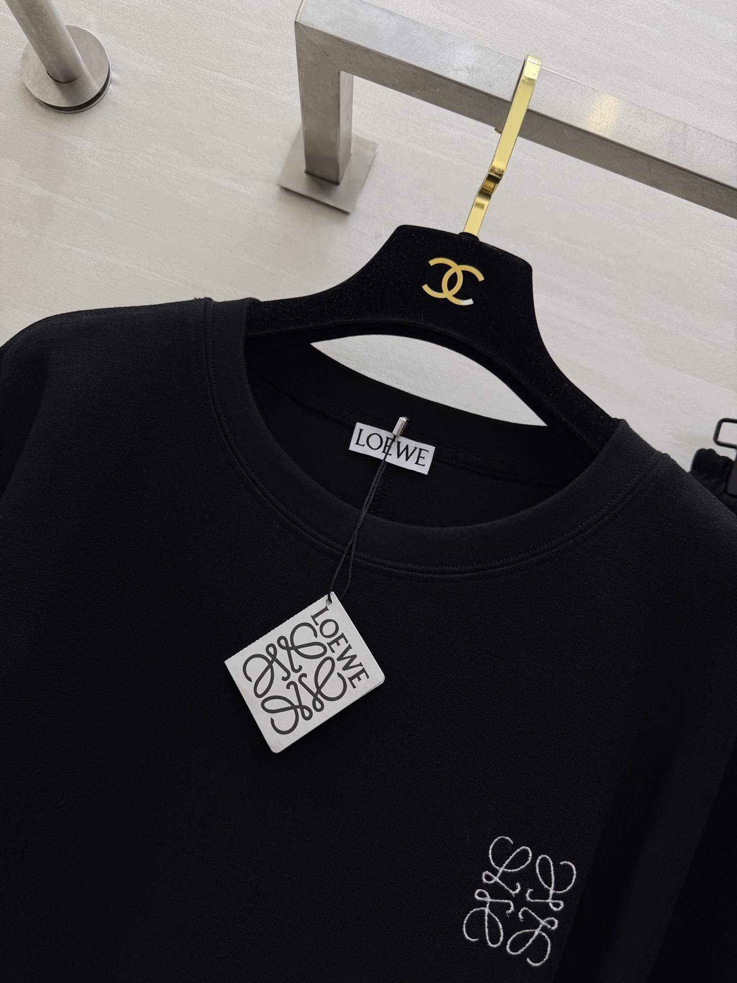 #Loew♡²⁶极简高级风 休闲套装 宽松T恤+阔腿裤 舒适感与氛围感双在线 刺绣🪡logo低调显贵 T