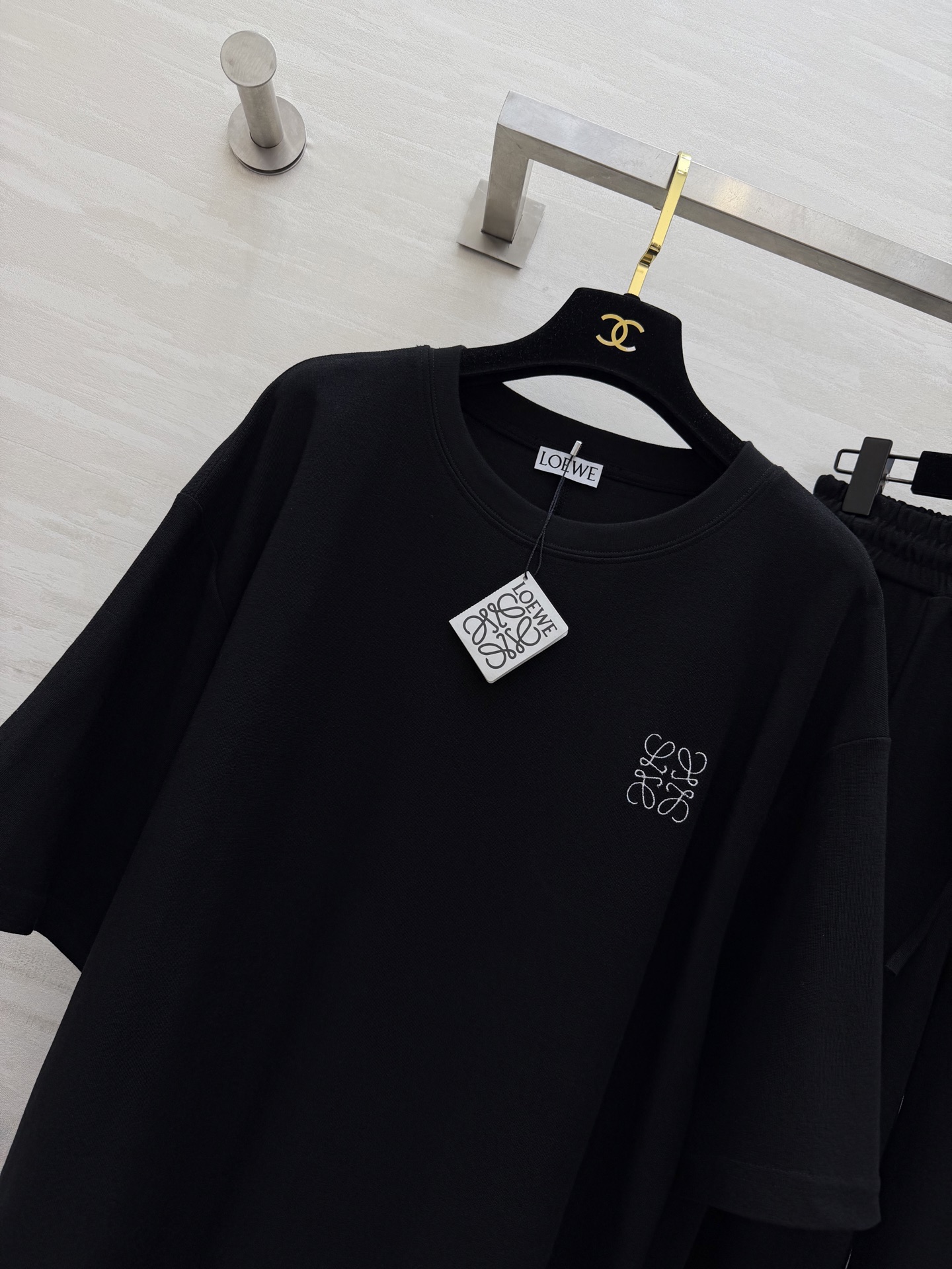 #Loew♡²⁶极简高级风 休闲套装 宽松T恤+阔腿裤 舒适感与氛围感双在线 刺绣🪡logo低调显贵 T