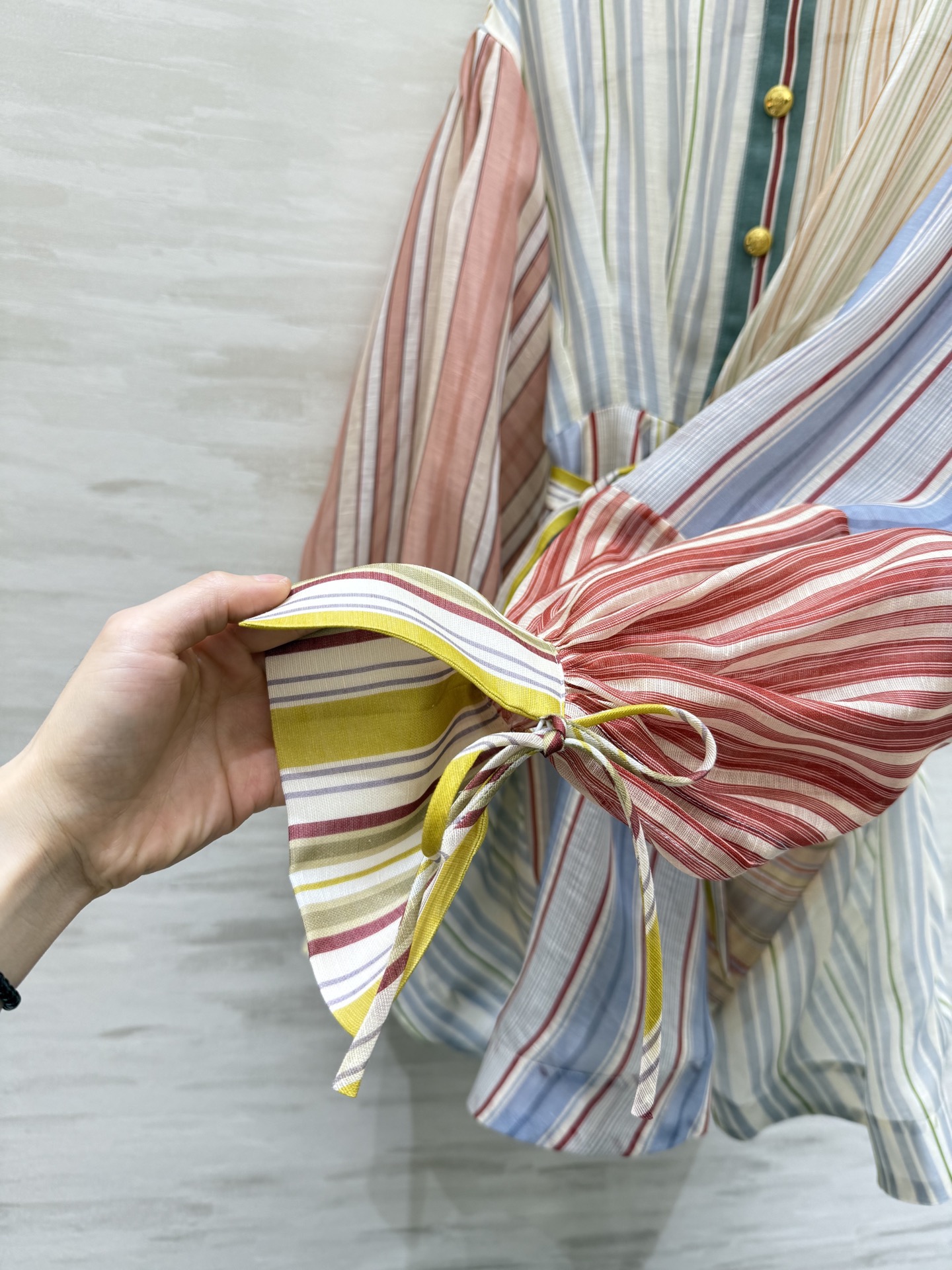 #Zimmerman♡²⁶早春Rebellion系列条纹衬衣裙 真丝+亚麻混纺 轻盈透气超适合春夏！多彩