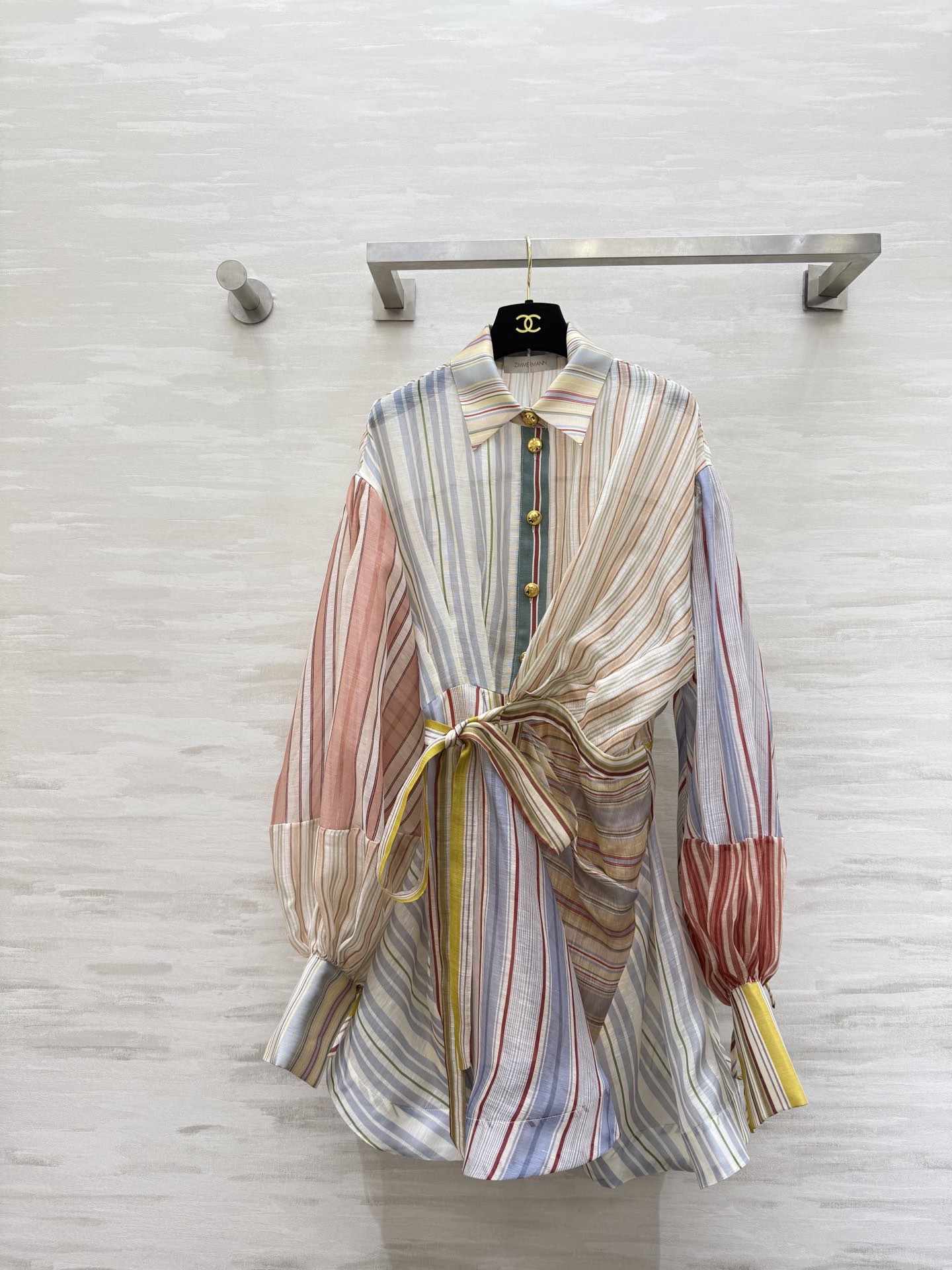 #Zimmerman♡²⁶早春Rebellion系列条纹衬衣裙 真丝+亚麻混纺 轻盈透气超适合春夏！多彩