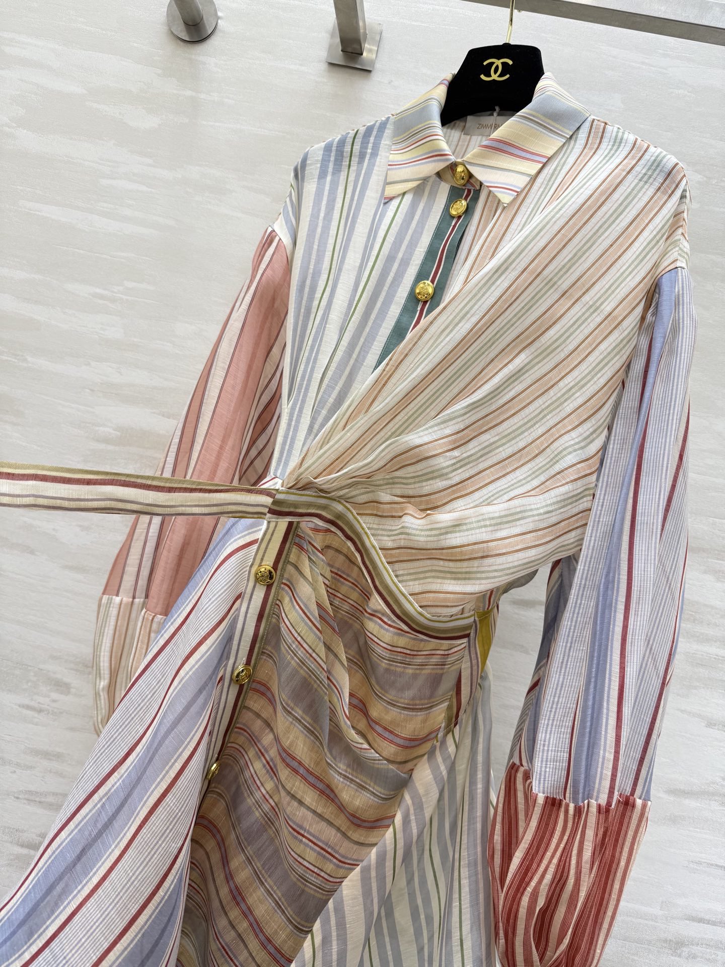 #Zimmerman♡²⁶早春Rebellion系列条纹衬衣裙 真丝+亚麻混纺 轻盈透气超适合春夏！多彩