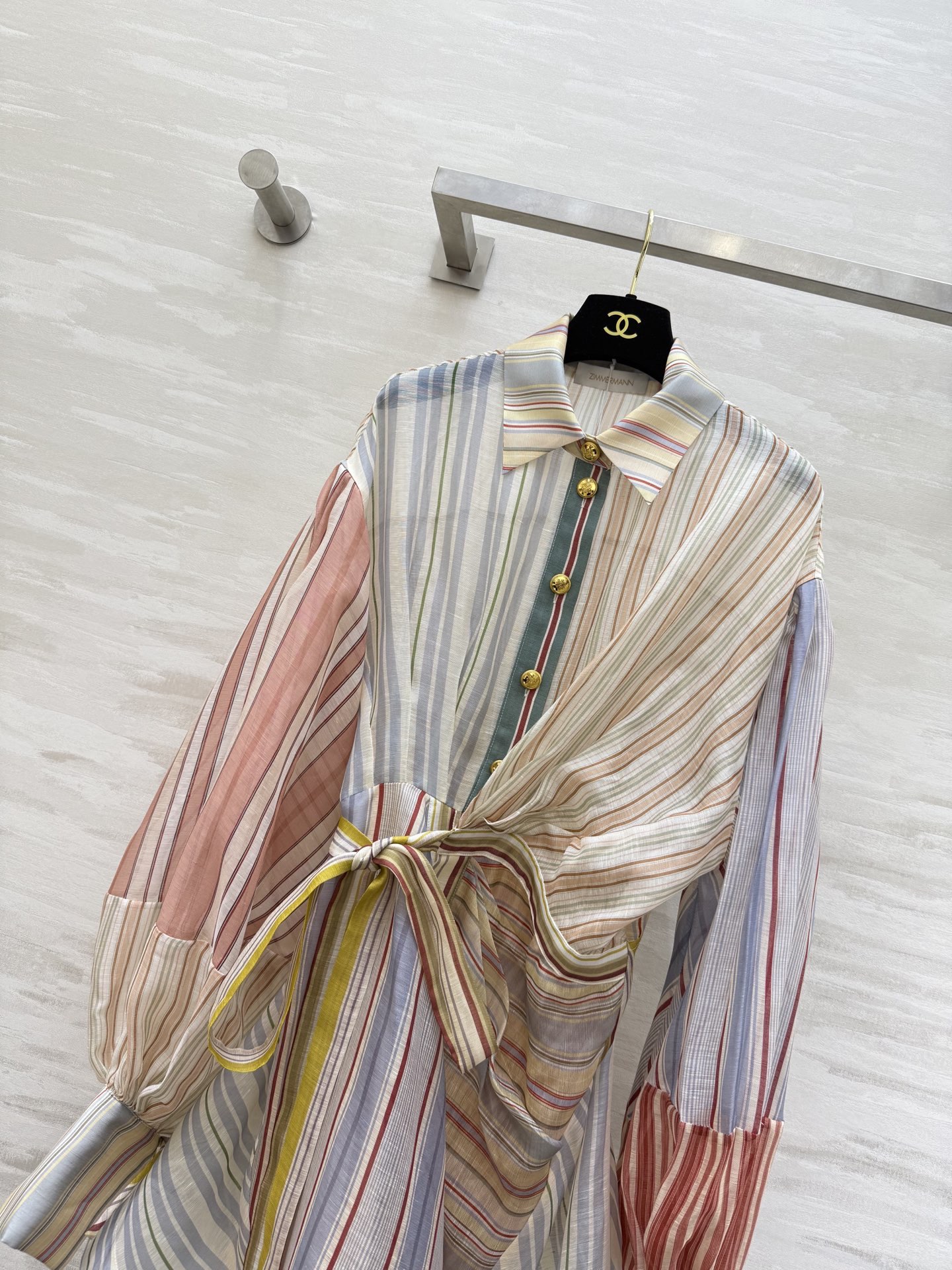 #Zimmerman♡²⁶早春Rebellion系列条纹衬衣裙 真丝+亚麻混纺 轻盈透气超适合春夏！多彩