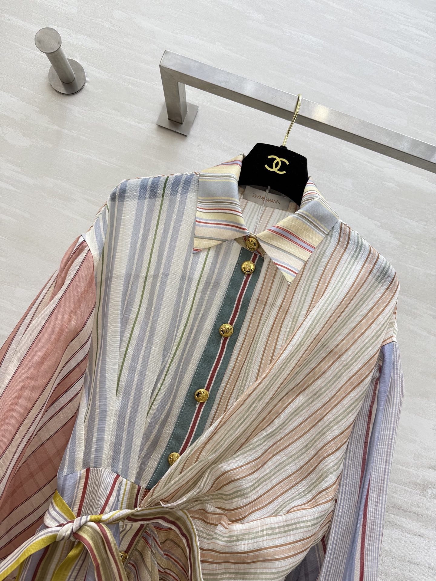 #Zimmerman♡²⁶早春Rebellion系列条纹衬衣裙 真丝+亚麻混纺 轻盈透气超适合春夏！多彩