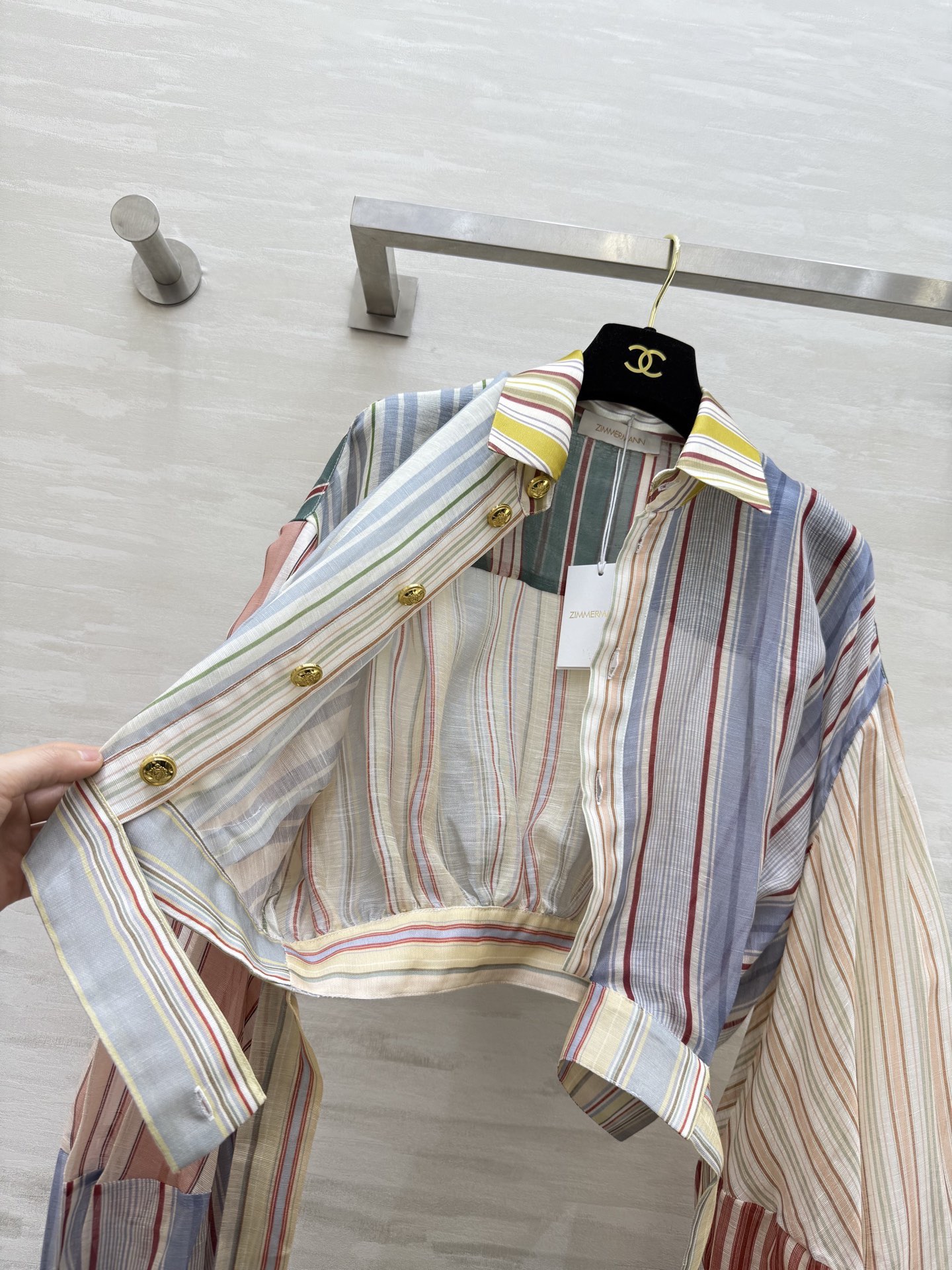 #Zimmerman♡²⁶早春Rebellion系列条纹衬衣 真丝+亚麻混纺 轻盈透气超适合春夏！多彩条