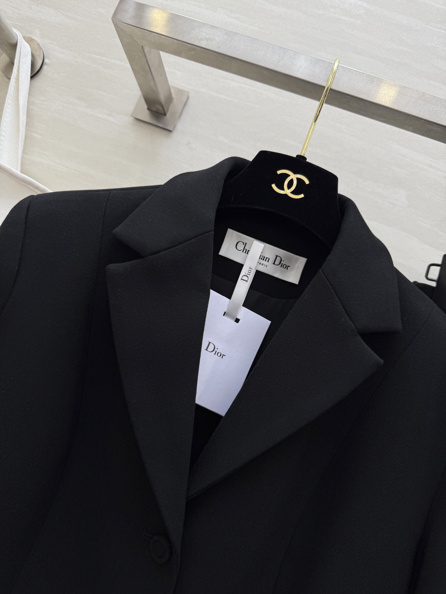 #DIO♡²⁶新款 西装套装​​ 修身西装外套+高腰长裙 优雅高级 外套枪驳领 三粒扣设计 剪裁利落 凸