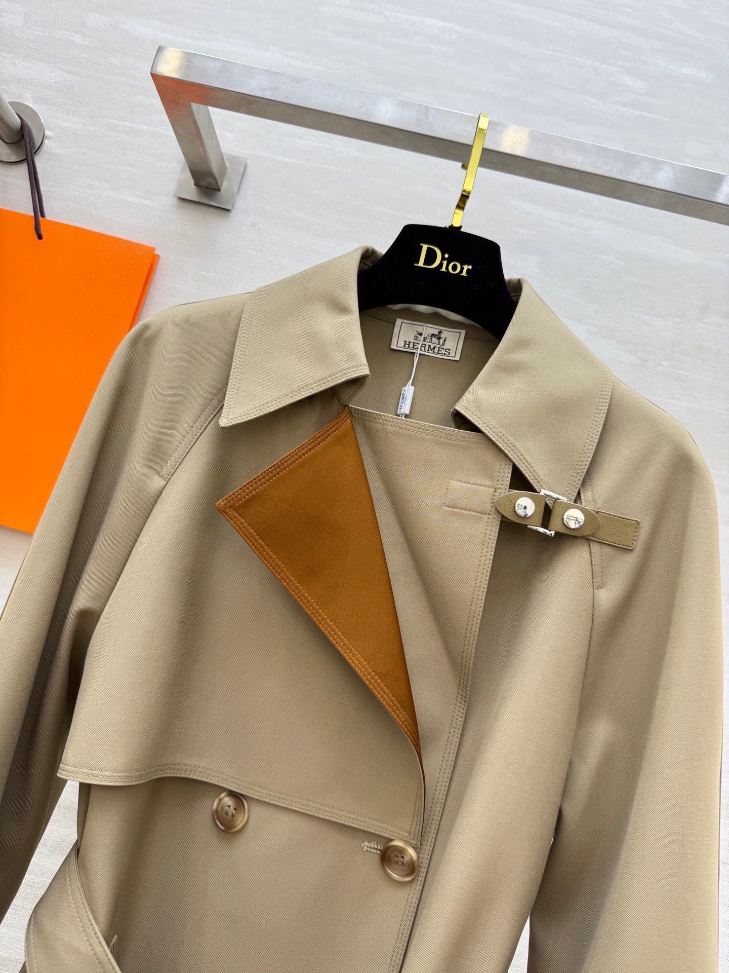 #Herme♡爆款撞色翻领长款风衣 高品质定制 现货首发size：S/M/L/XL（M码胸围：98，衣长