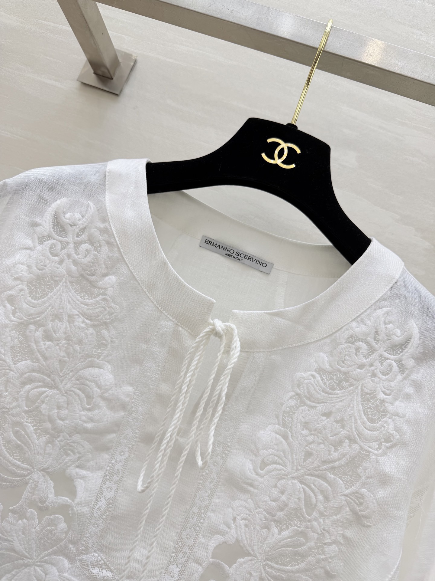 #ERMANNO SCERVIN♡²⁶春夏度假系列 法式衬衣 春夏还是偏爱这种亚麻衬衫 麻料的质感无法拒