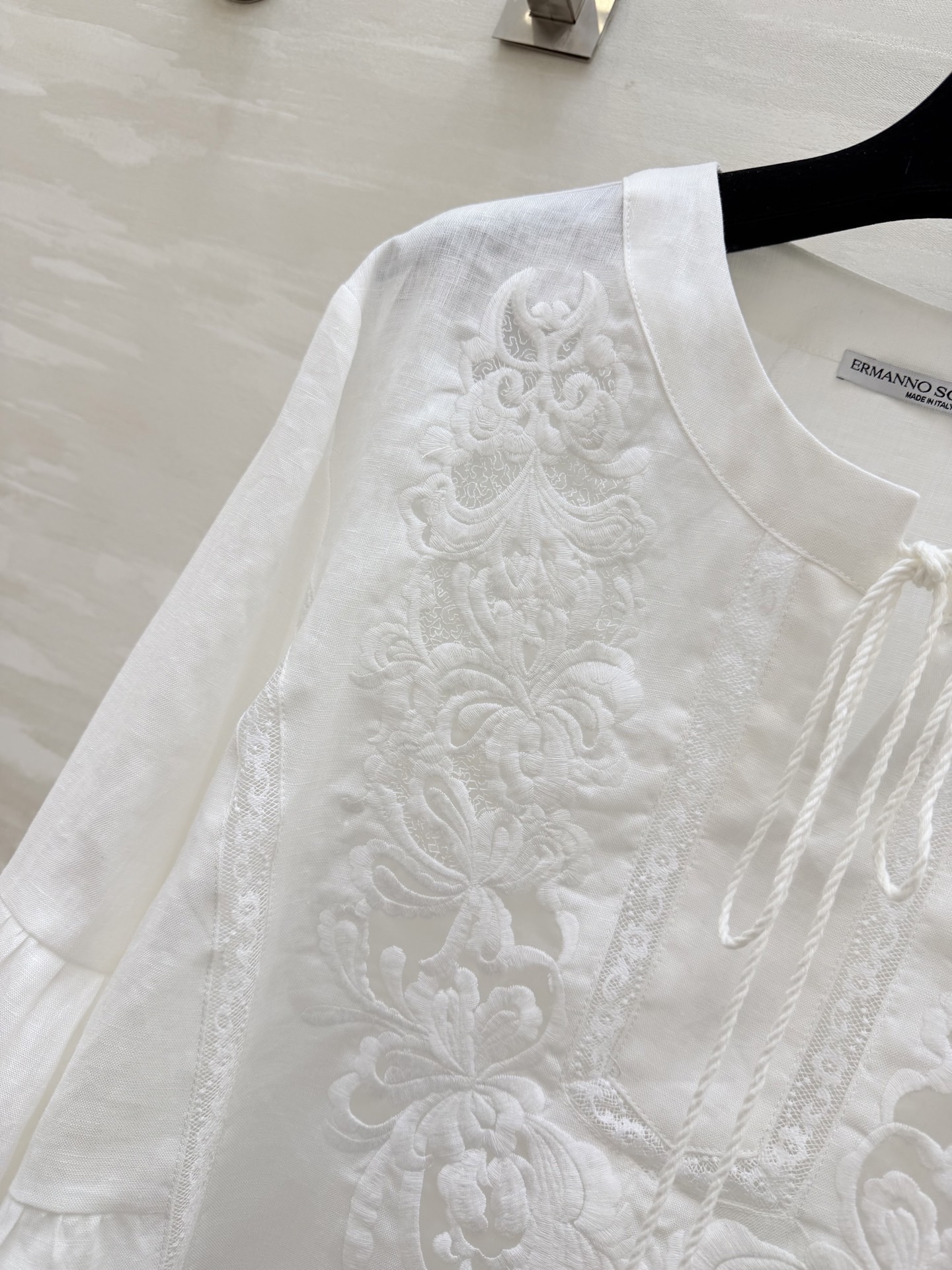 #ERMANNO SCERVIN♡²⁶春夏度假系列 法式衬衣 春夏还是偏爱这种亚麻衬衫 麻料的质感无法拒