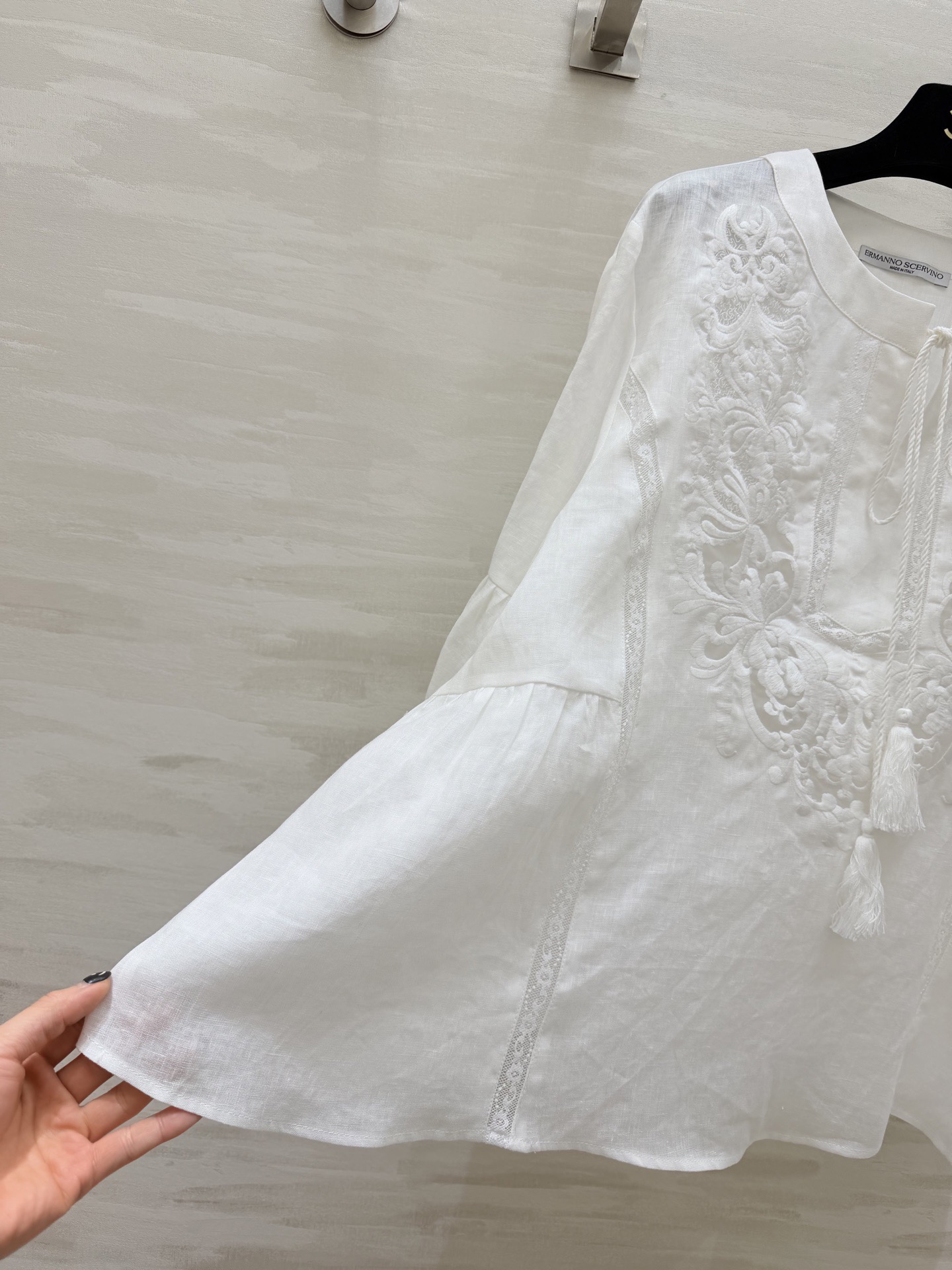 #ERMANNO SCERVIN♡²⁶春夏度假系列 法式衬衣 春夏还是偏爱这种亚麻衬衫 麻料的质感无法拒