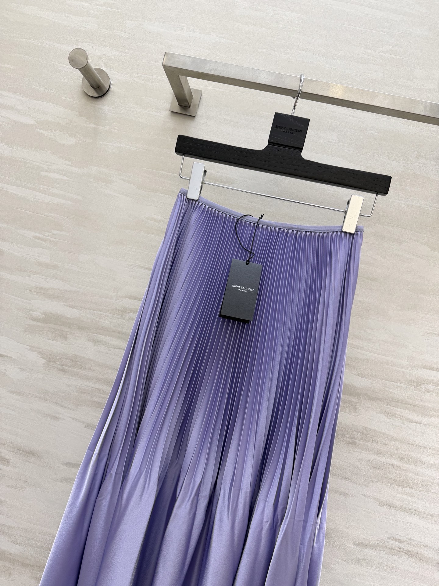 Saint Lauren♡²⁶春夏新款 ysl百褶半裙 定制醋酸混纺面料垂坠感与光泽度满分 裙摆层次丰富