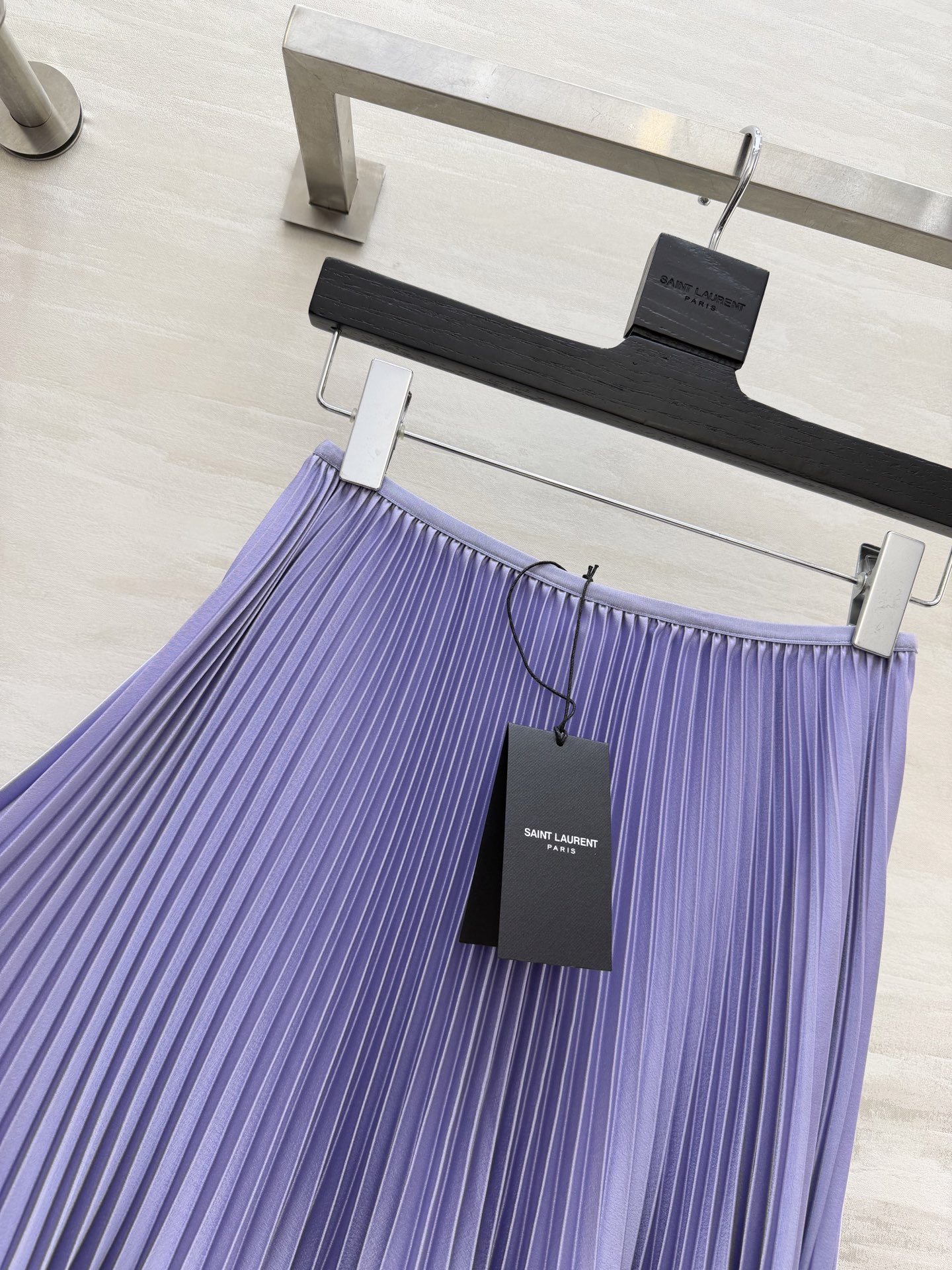Saint Lauren♡²⁶春夏新款 ysl百褶半裙 定制醋酸混纺面料垂坠感与光泽度满分 裙摆层次丰富