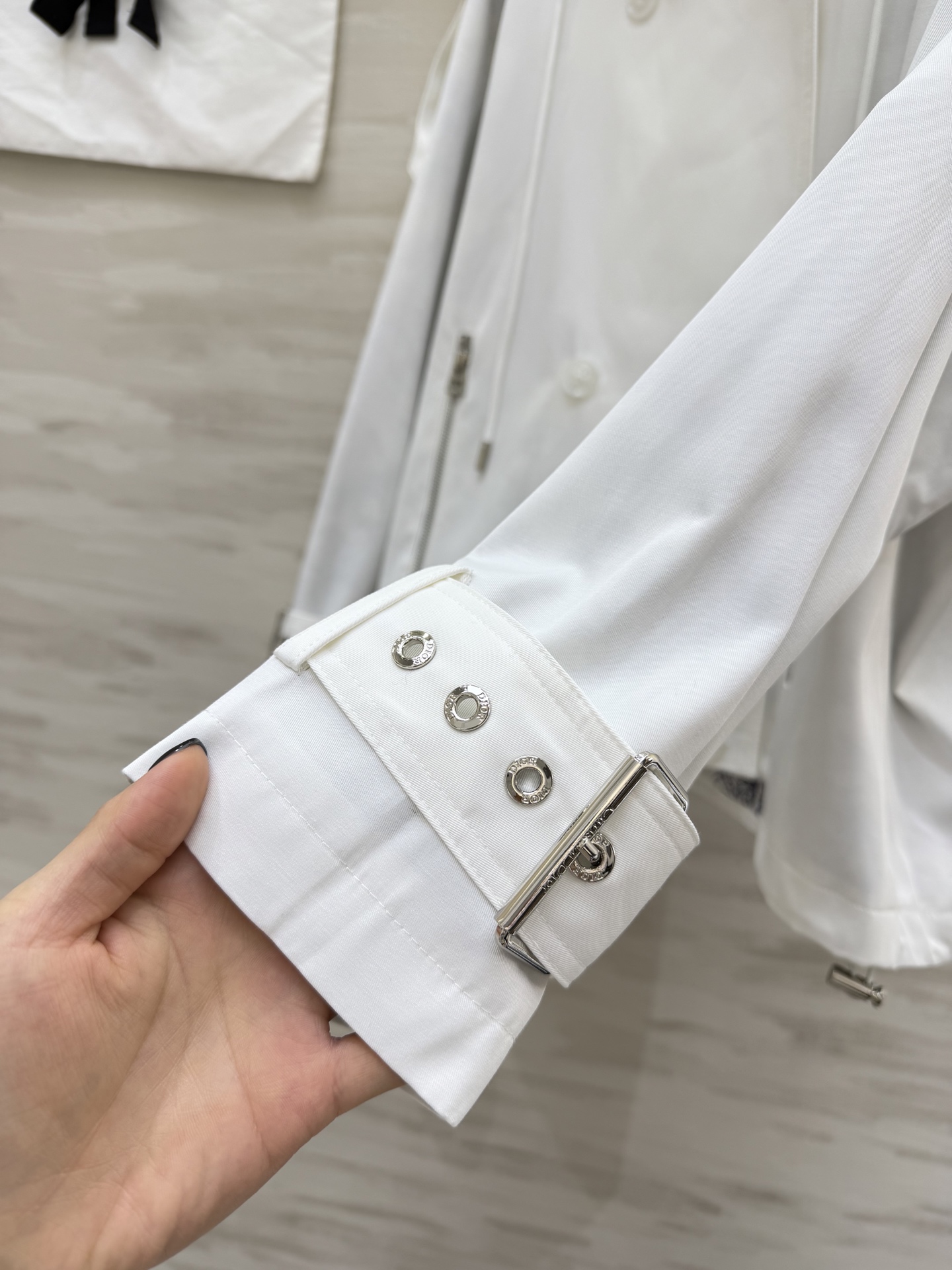 #DIO♡²⁶新款连帽风衣外套 利落剪裁 自带松弛感 白/黑双色可选！防风又显瘦 通勤休闲都适配简约高级