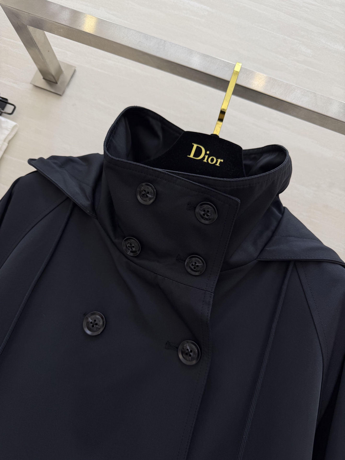 #DIO♡²⁶新款连帽风衣外套 利落剪裁 自带松弛感 白/黑双色可选！防风又显瘦 通勤休闲都适配简约高级