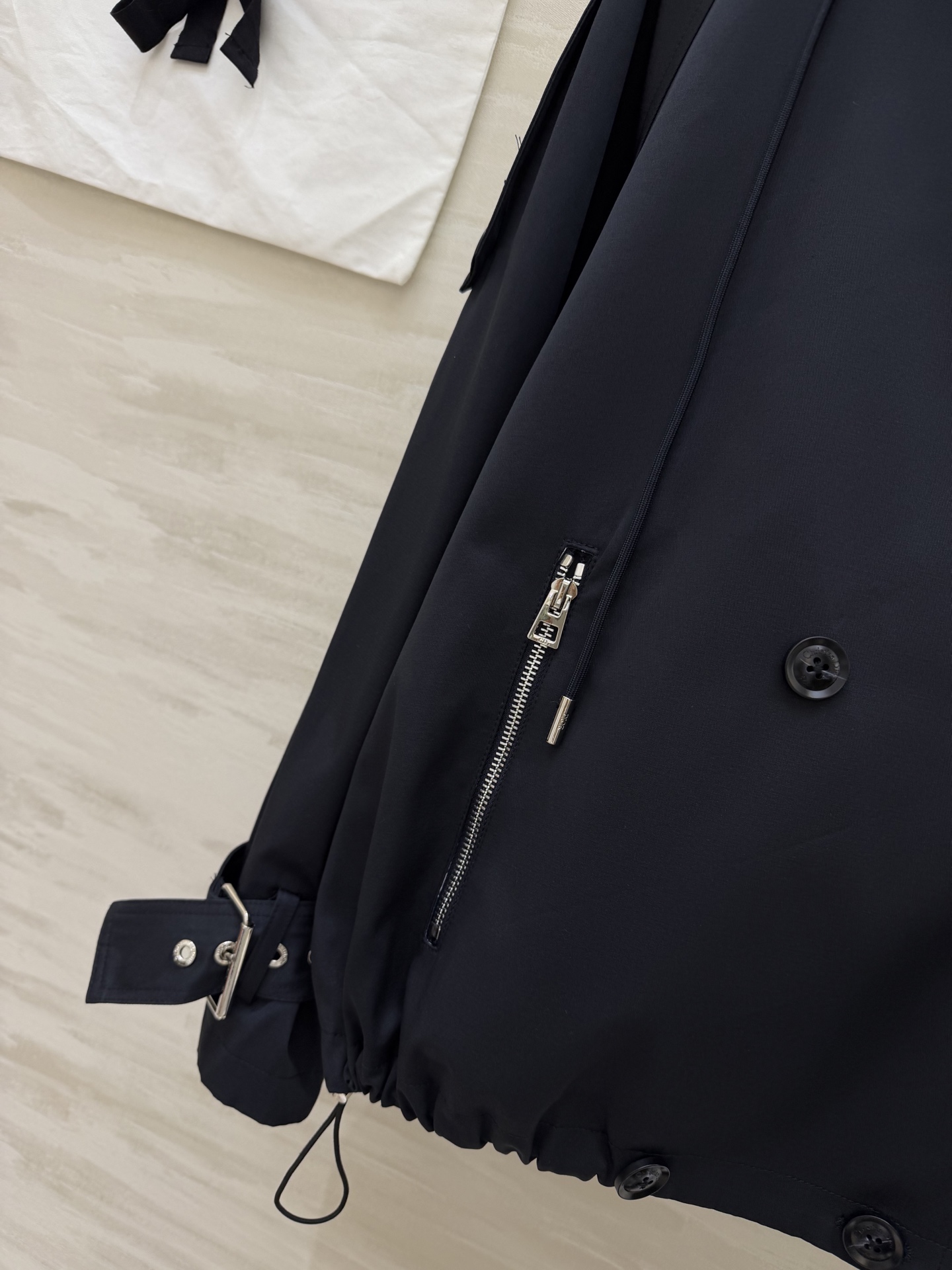 #DIO♡²⁶新款连帽风衣外套 利落剪裁 自带松弛感 白/黑双色可选！防风又显瘦 通勤休闲都适配简约高级