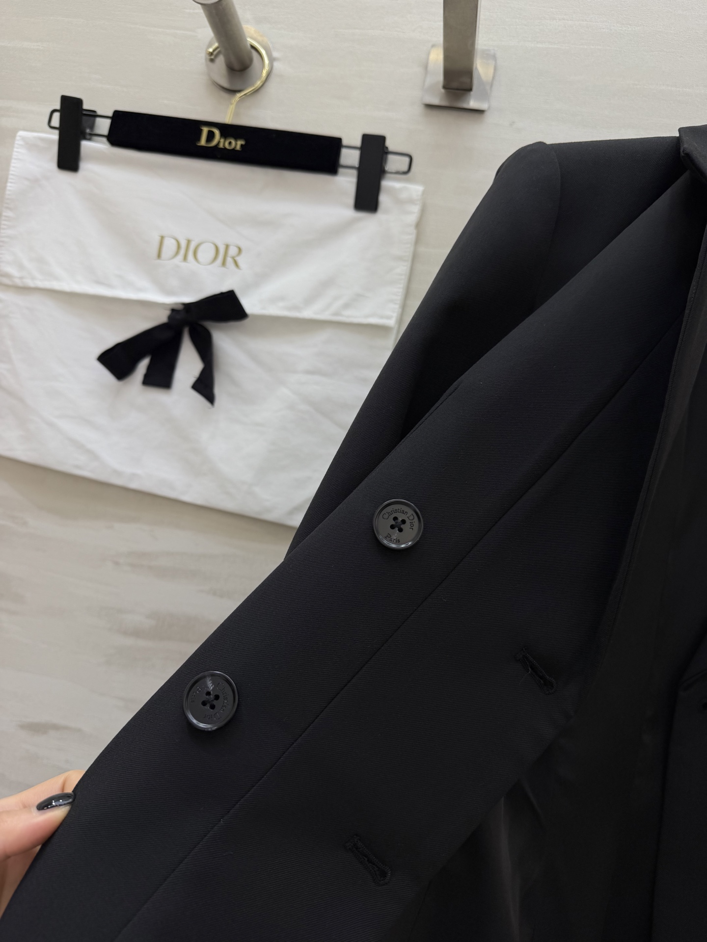 #Dio♡²⁶新款西装式连衣裙 利落剪裁 × 百褶裙摆西装裙的高级感 藏在每一处剪裁里 灰调温柔 黑调利