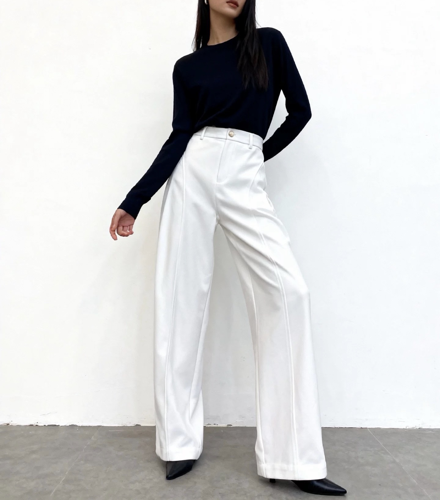 #Loew♡²⁶弯刀式休闲裤 松弛感拉满！利落剪裁+垂坠感面料 藏肉显瘦还显腿长 白色清爽干净 棕色复古