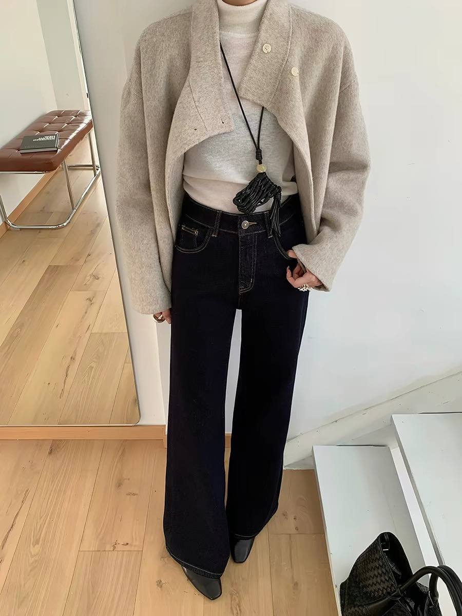 Thom Brown♡²⁶丹宁微喇牛仔裤 藏青丹宁的高级感 永远不会过时✨高腰微喇版型 利落修饰腿型 秒