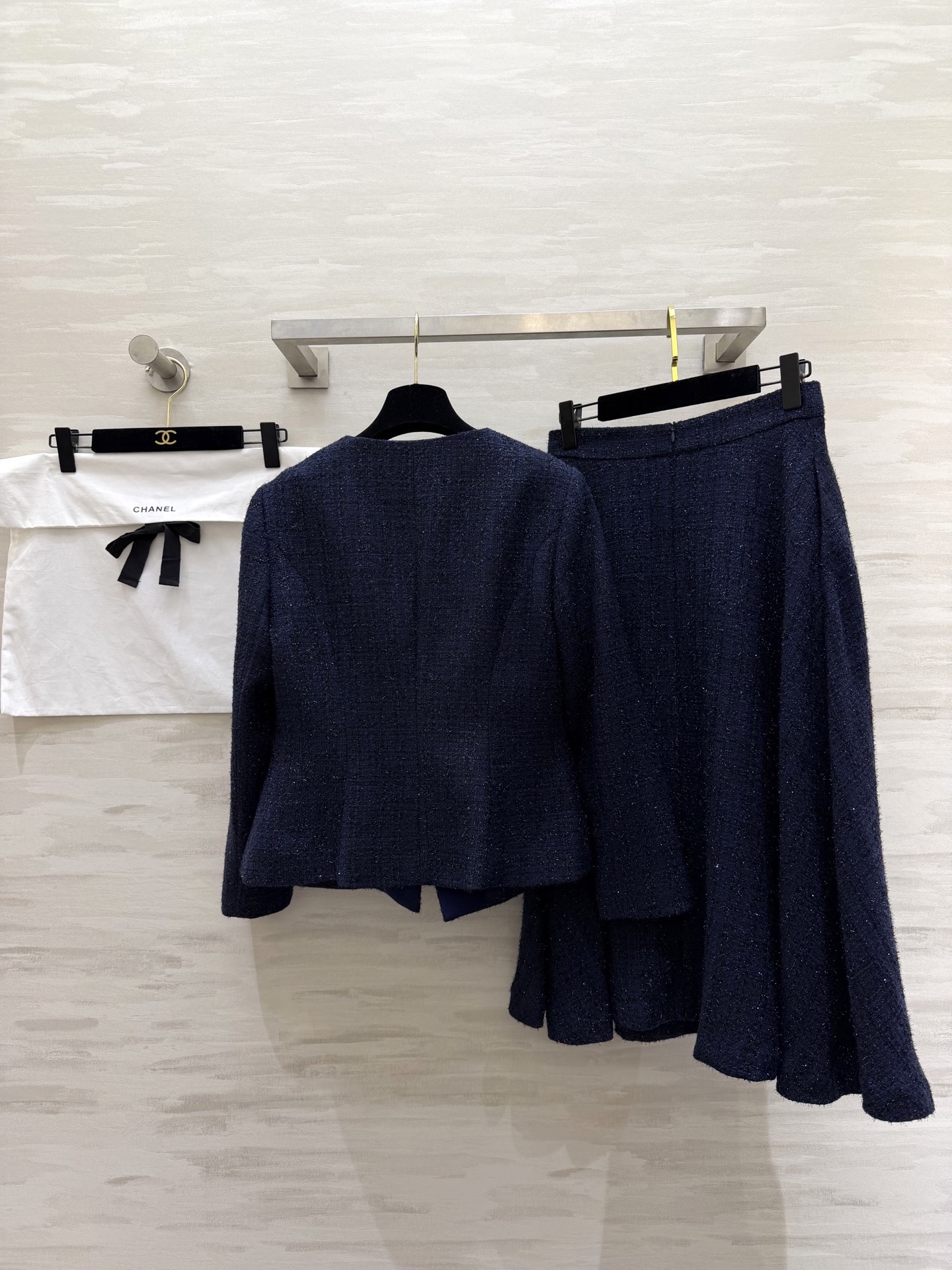 #Chane♡²⁶早春新款 编织花呢套装裙 配送胸针精致高级 立体剪裁版型上身优雅娇贵 高品质定制 现货