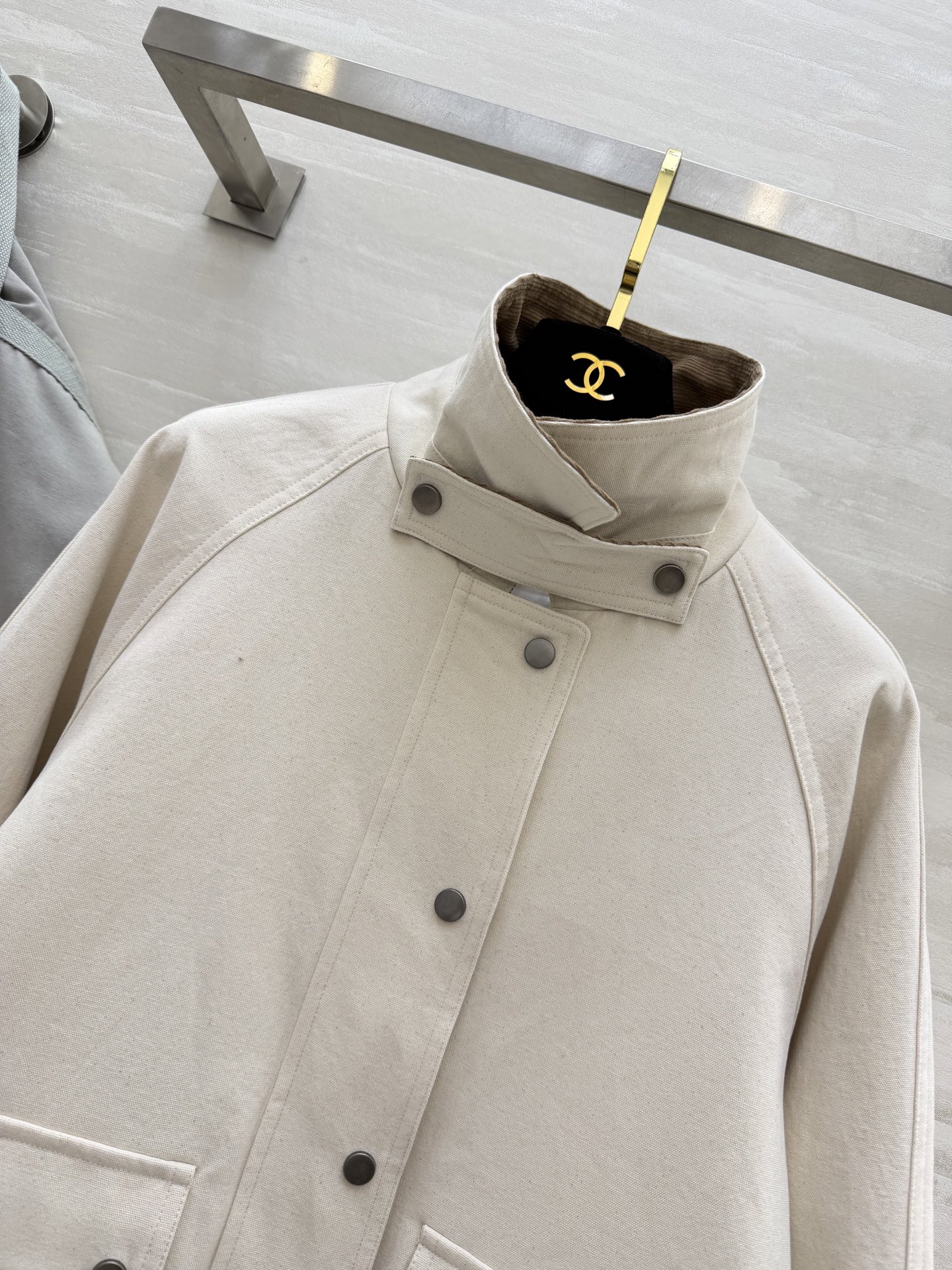 Brunello Cucinell♡²⁶ 灯芯绒领工装夹克 温柔奶白 复古灯芯绒领 一眼沦陷的松弛感✨挺