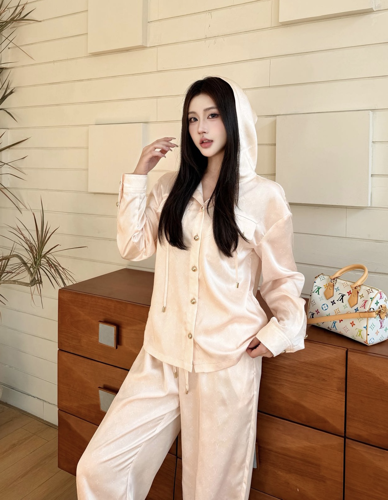 NO:790254,,,19860909,,,Women's clothing