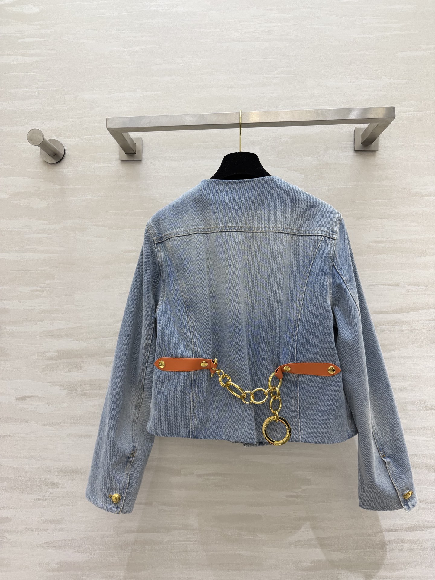 ✨Celin♡²⁶圆领牛仔外套 法式松弛感天花板 经典水洗蓝牛仔 做旧磨白质感自带复古滤镜 圆领+金属金