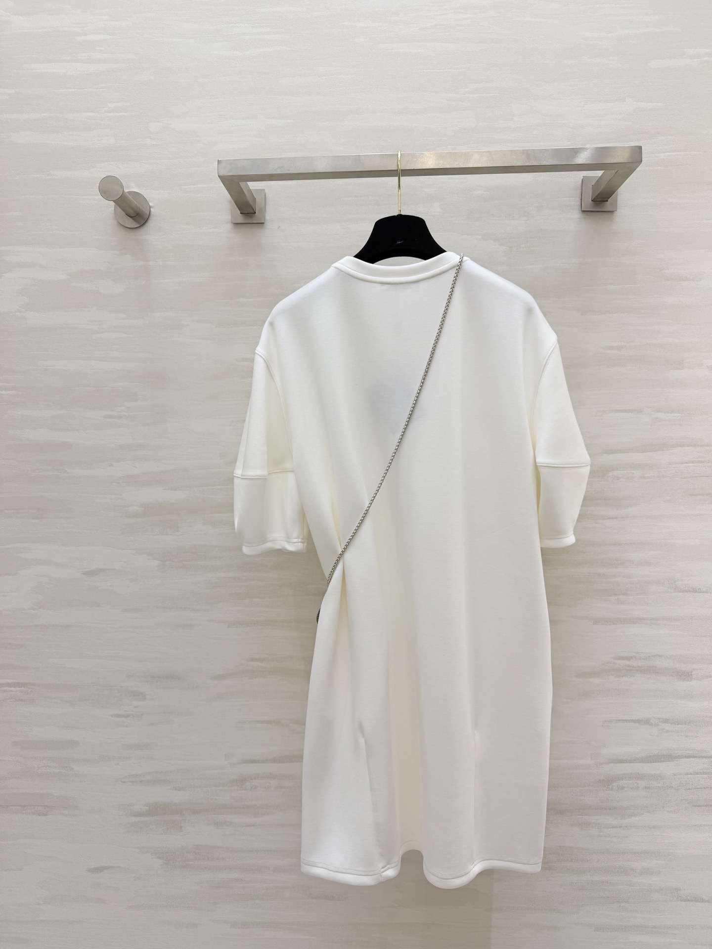 爆款#Prad♡²⁶春夏新款 普拉达三角标休闲连衣裙✔️简约又不简单风 搭配字母三角小包包 高级又精致 