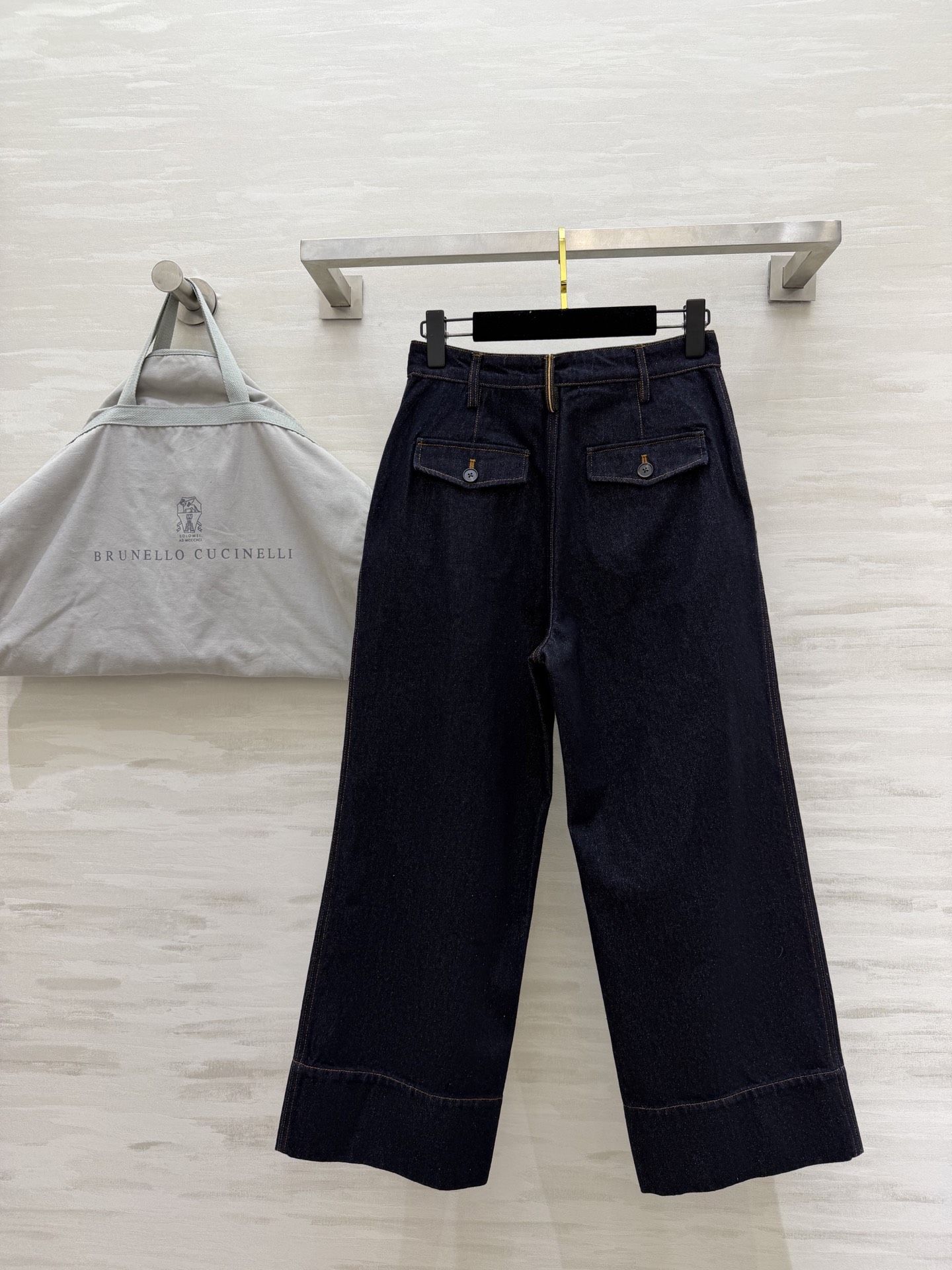 #Brunello Cucinell♡²⁶复古丹宁风直筒牛仔裤 松弛感天花板 藏青牛仔真的太会了！直筒裤