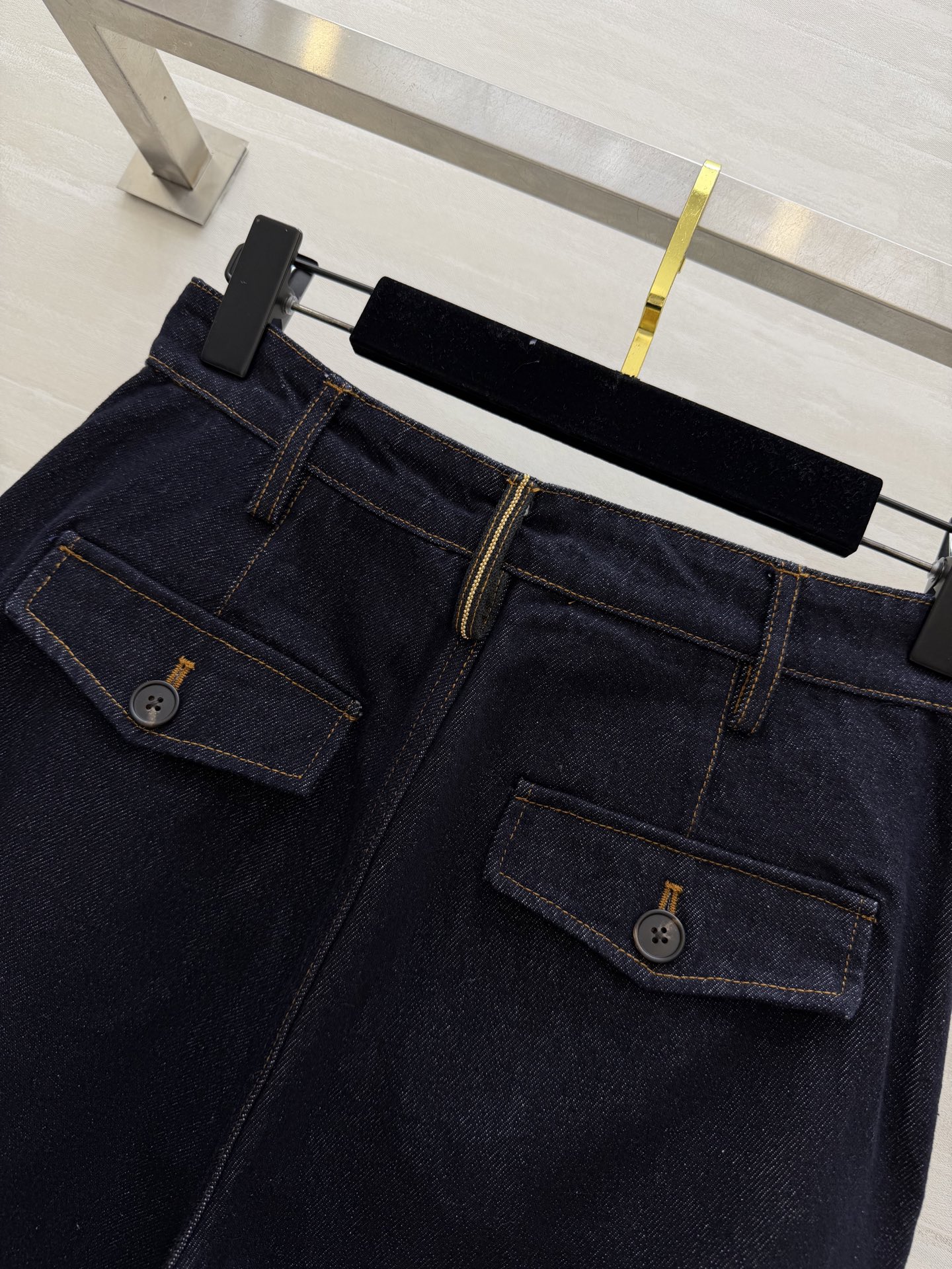 #Brunello Cucinell♡²⁶复古丹宁风直筒牛仔裤 松弛感天花板 藏青牛仔真的太会了！直筒裤