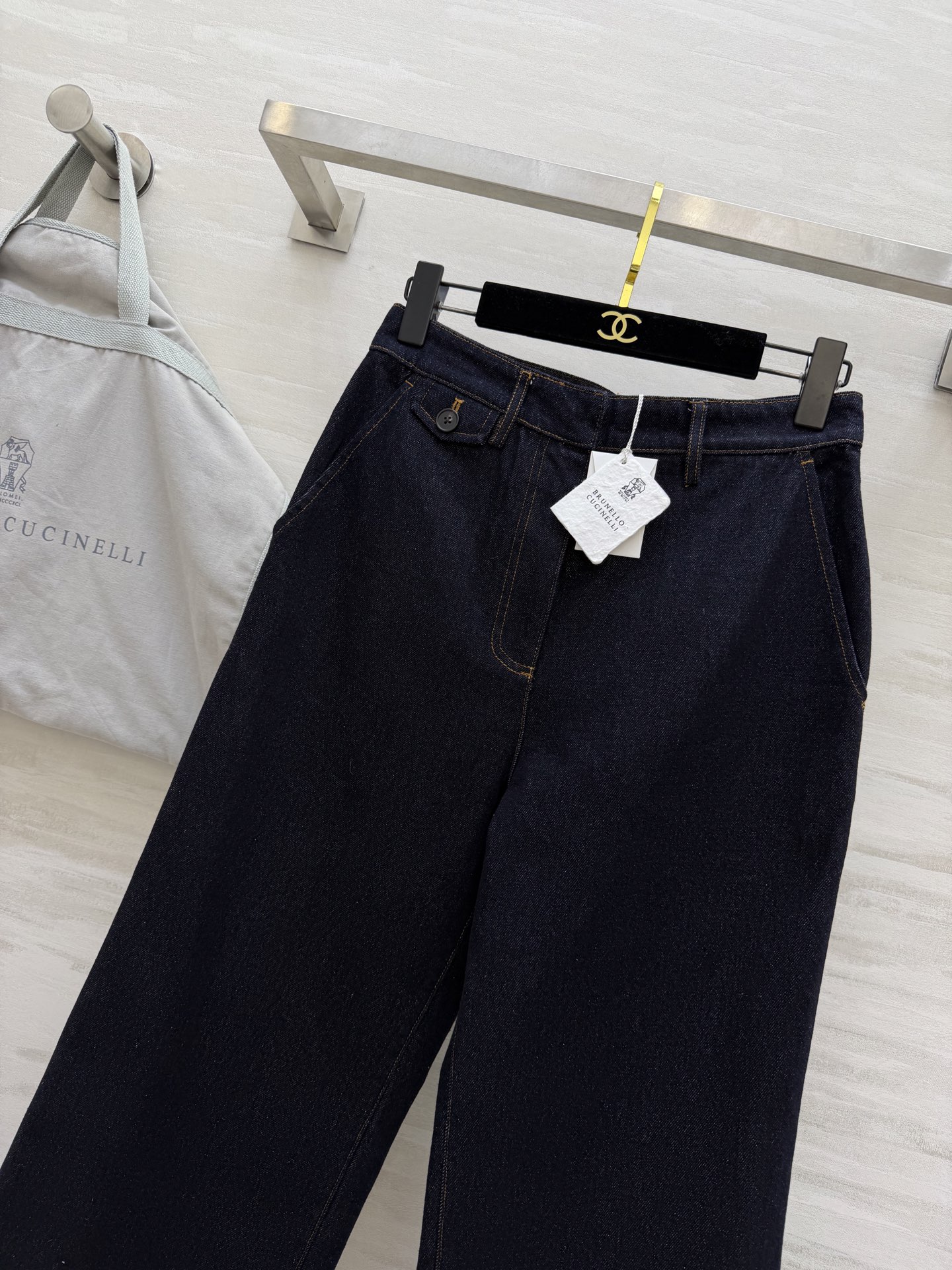 #Brunello Cucinell♡²⁶复古丹宁风直筒牛仔裤 松弛感天花板 藏青牛仔真的太会了！直筒裤