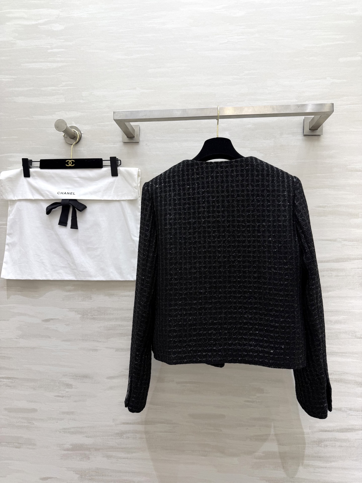 #Chane♡²⁶经典圆领亮片粗花呢外套 自带细闪肌理感 低调又显贵 四粒扣 双口袋设计 还原法式优雅 