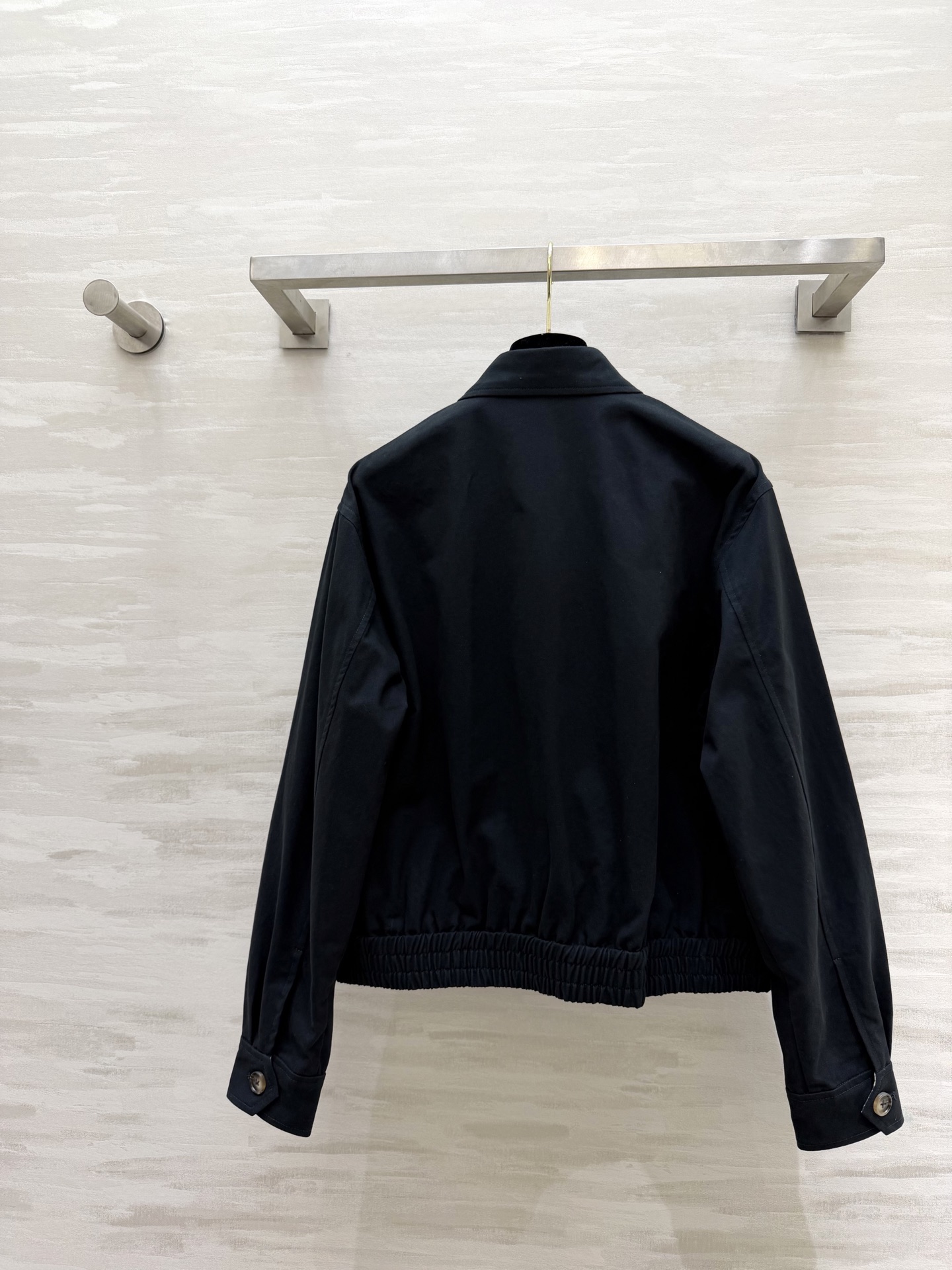 经典美式风 🐎永不过时的Polo经典款夹克白/黑两色可选，干净又百搭翻领+拉链设计，利落又显精神下摆松紧