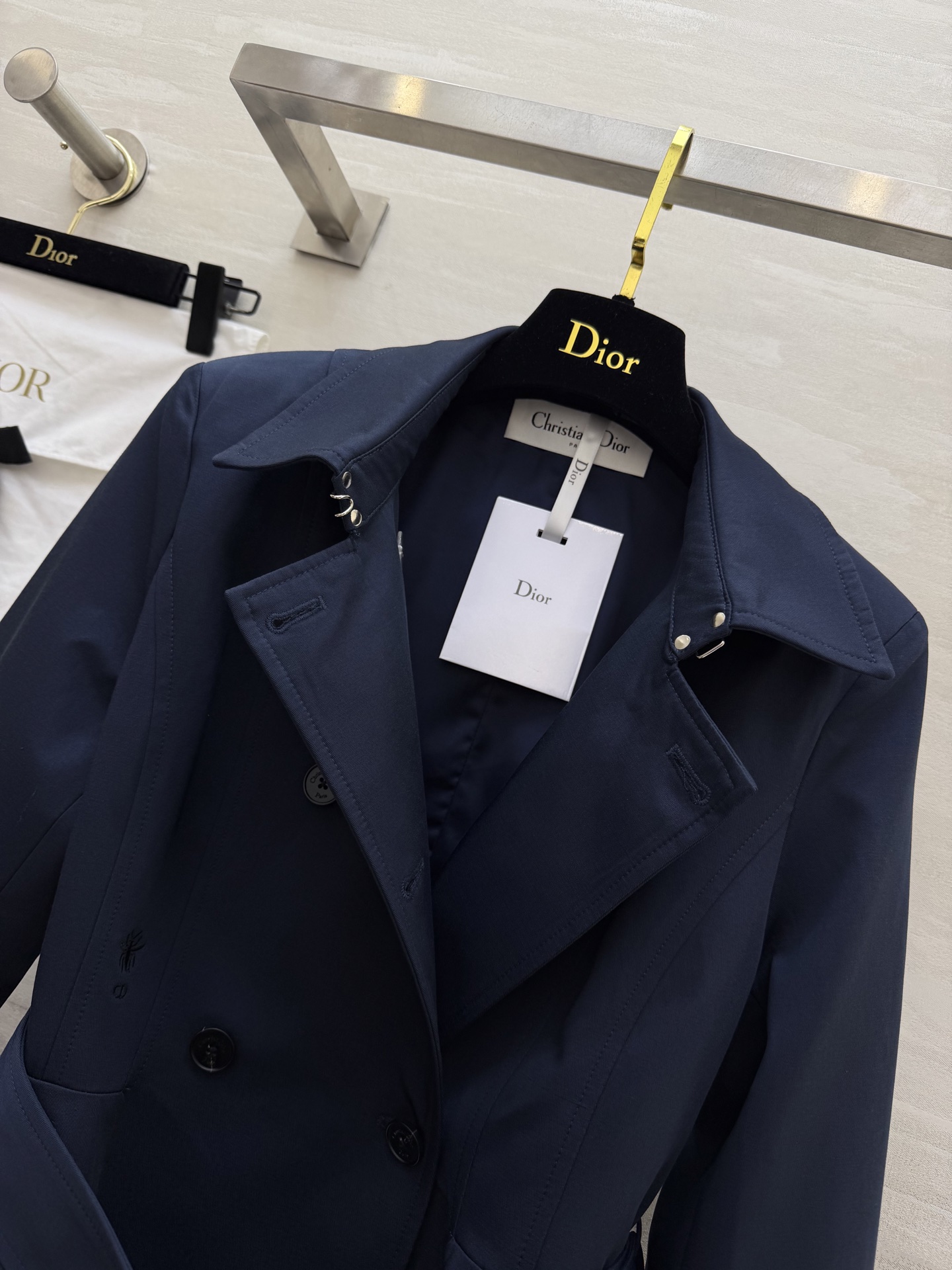 #Dio♡²⁶收腰荷叶摆风衣外套 法式优雅气质 双排扣剪裁气场拉满 腰带收腰显瘦藏肉 荷叶边下摆增添柔美