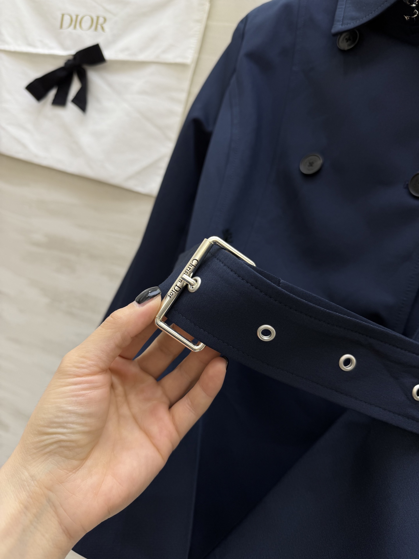 #Dio♡²⁶收腰荷叶摆风衣外套 法式优雅气质 双排扣剪裁气场拉满 腰带收腰显瘦藏肉 荷叶边下摆增添柔美