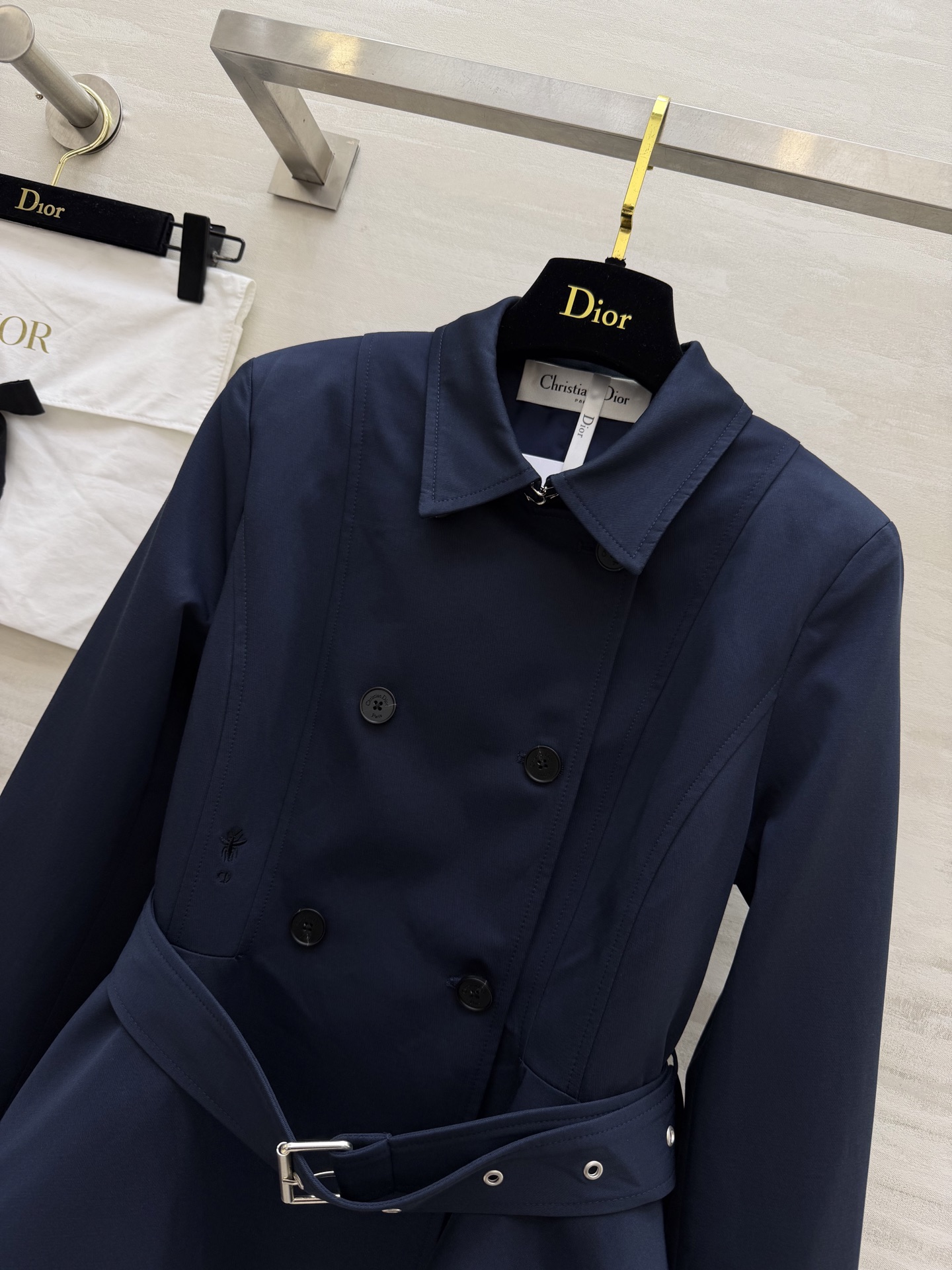 #Dio♡²⁶收腰荷叶摆风衣外套 法式优雅气质 双排扣剪裁气场拉满 腰带收腰显瘦藏肉 荷叶边下摆增添柔美