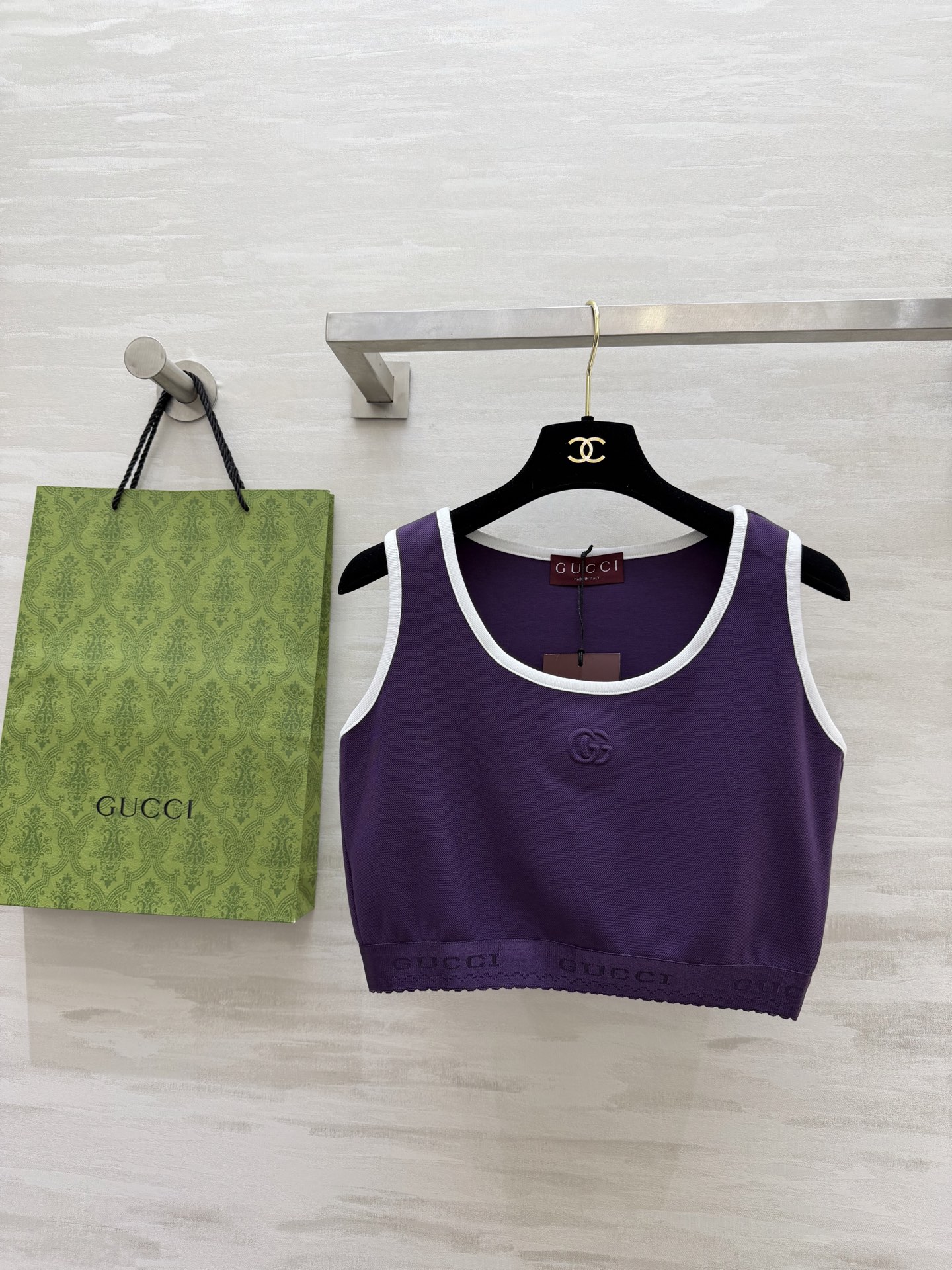 #Gucc♡²⁶高奢休闲三件套 把Gucc♡的复古时髦穿在身上 三件套组合：背心+拉链外套+阔腿裤 白边