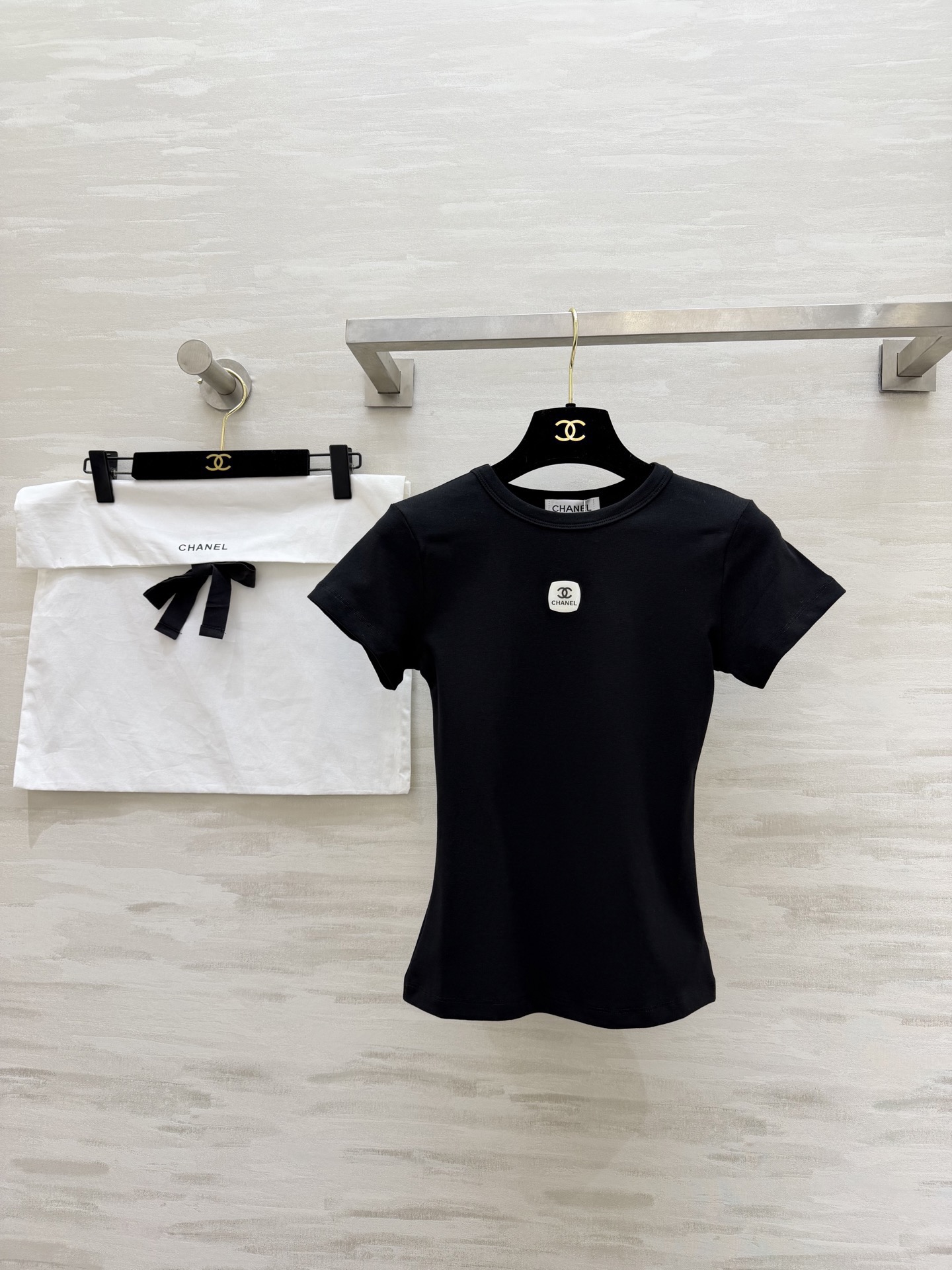 NO:796499,#Chane Second-hand series short-sleeved T-shirts, high-quality customization, available in stock first size36/38/40,,chanel,T-shirt,tees,t-shirt,19860909#Chane中古系列 短袖T恤 高品质定制 现货首发size36/38/40,,chanel,T-shirt,tees，t-shirt,,Women's clothing