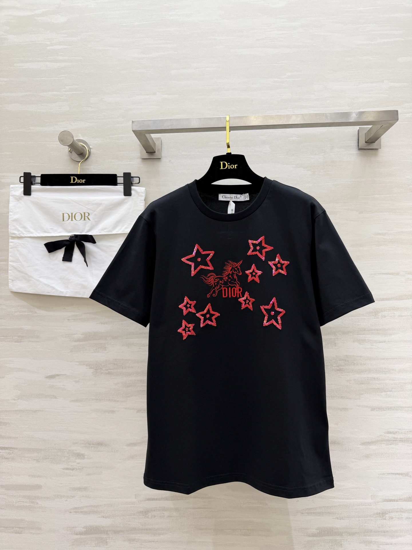 NO:778239,#DIO Spring and Summer New Style Unicorn Embroidery Heavy Industry Star Sequins Beading Short-sleeved T-shirt High-quality customization available in stock first size S/M/L (S size shoulder width 43, bust 96, length 68), Dior-clothing, dior, dior, T-shirt, tees, t-shirt,19860909#DIO春夏新款 独角兽刺绣重工星星珠片钉珠短袖T恤 高品质定制 现货首发sizeS/M/L（s码肩宽43,胸围96,衣长68）,迪奥-服装,dior,dior,T-shirt,tees，t-shirt,,Women's clothing