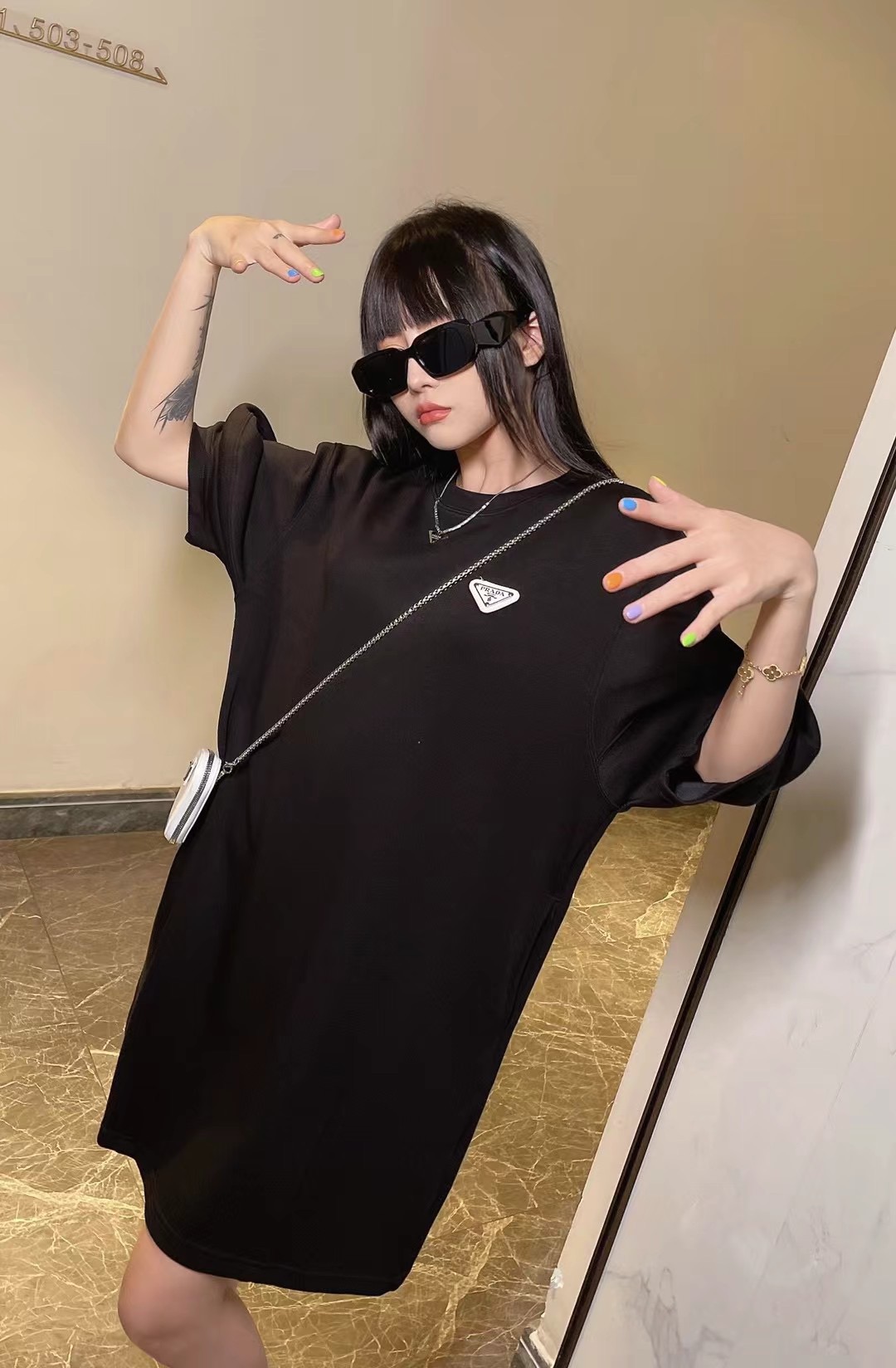 NO:778755,Classic black is the king of slimming, versatile and easy to match.,Prada-clothing,prada,19860909经典黑显瘦王者,百搭不挑人.,普拉达-服装,prada,,Women's clothing